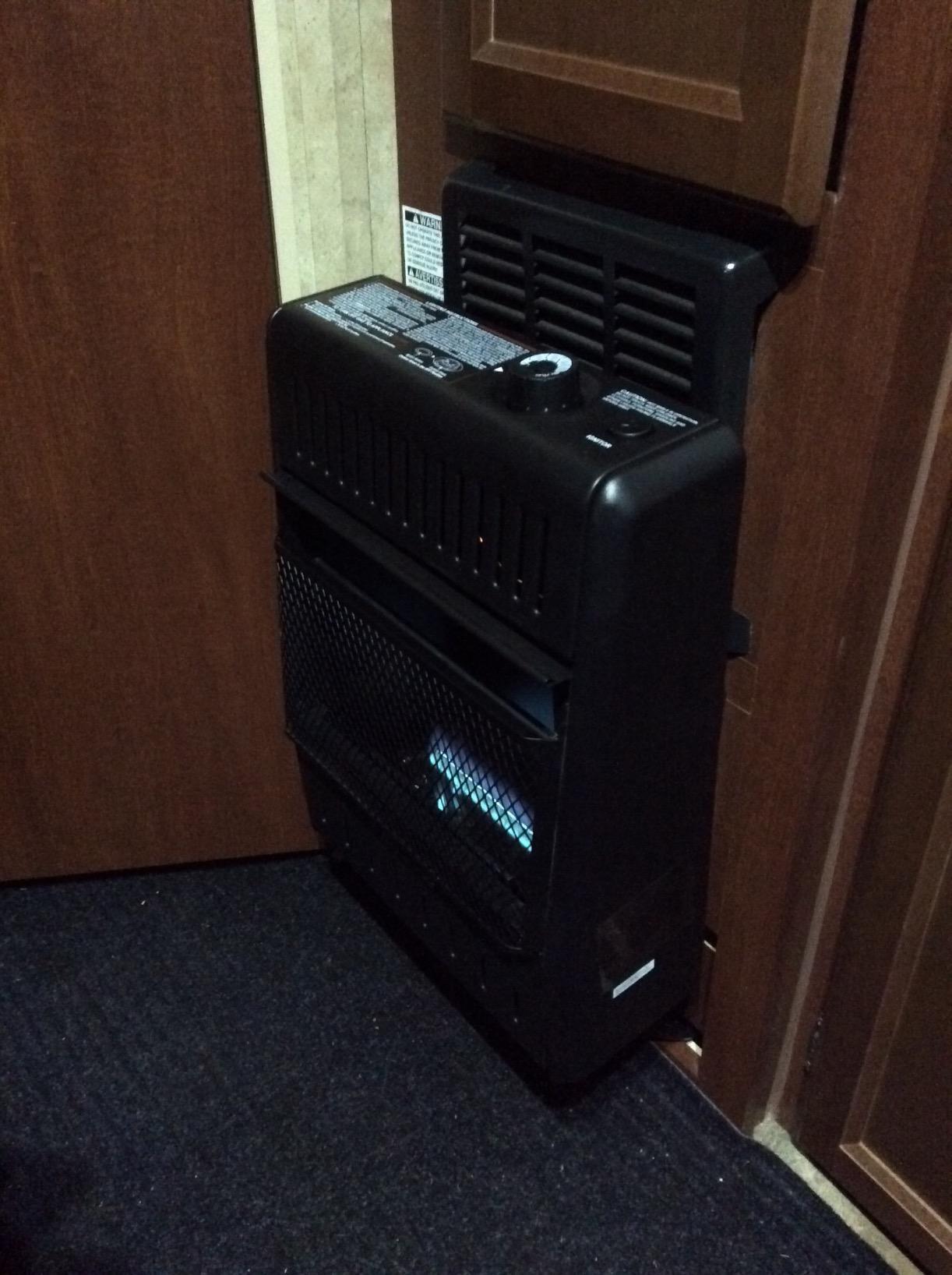 ProCom Liquid Propane Ventless Ice House Heater - 10,000 BTU, T-Stat Control - Model# ML100TBAHR customer photo 2