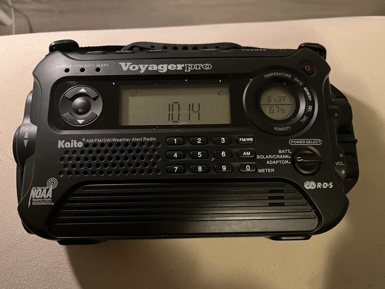 Kaito Voyager Pro KA600 Digital Solar Dynamo Hand Crank AM/FM/LW/SW & NOAA Weather Emergency Radio with Flashlight, Reading Lamp, Smart Phone Charger & RDS and Real-Time Alert, with AC Adapter, Black customer photo 1