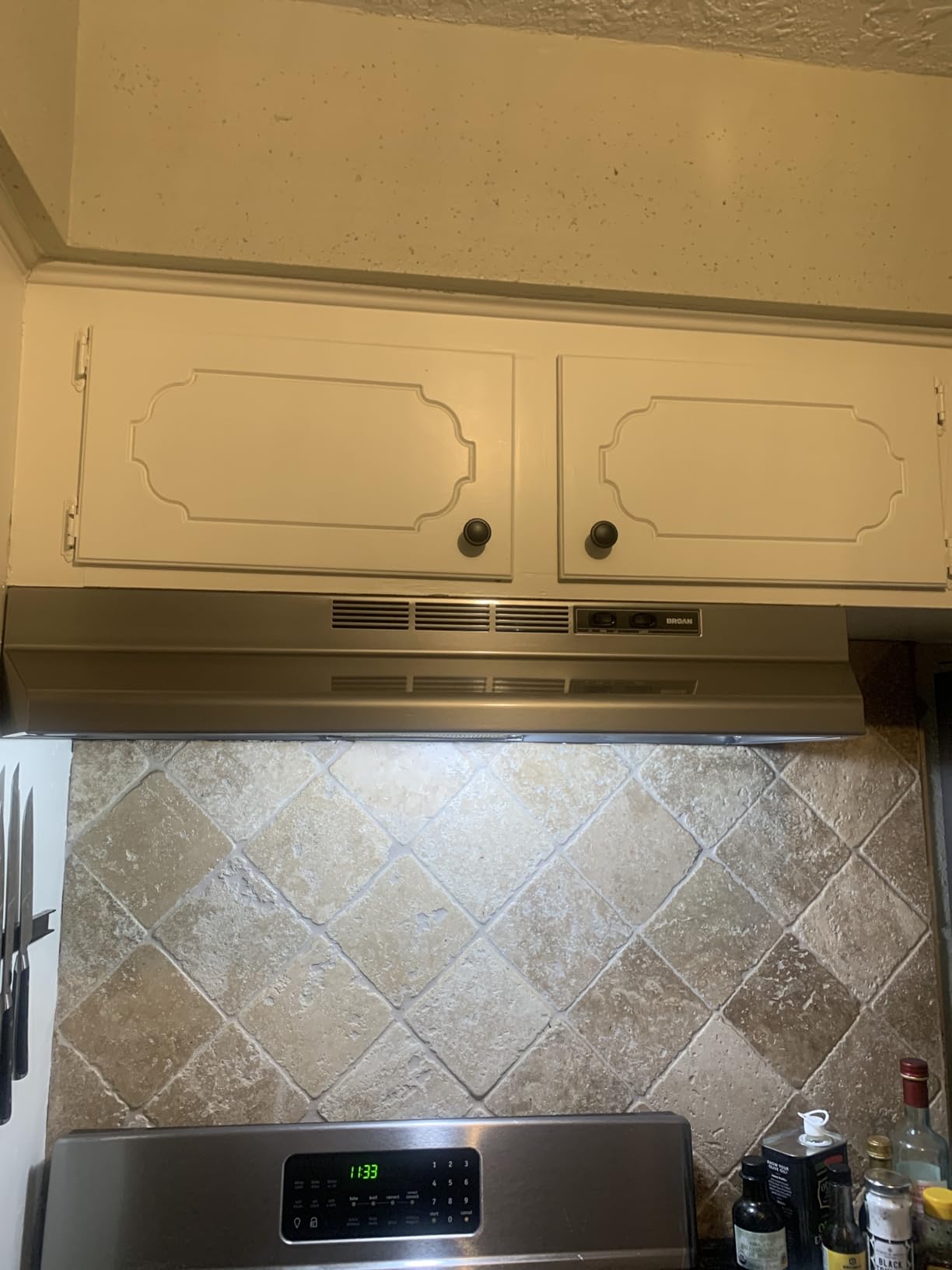 Broan-NuTone 4130SF Fingerprint Resistant Ductless Under-Cabinet Range Hood, 30-Inch, Stainless Finish with Print Guard | Fingerprint & Scratch-Resistant, 2-Speed Fan, LED Light, Charcoal Filter Removes Smoke & Odors, ADA Compliant, Made in USA customer photo 2
