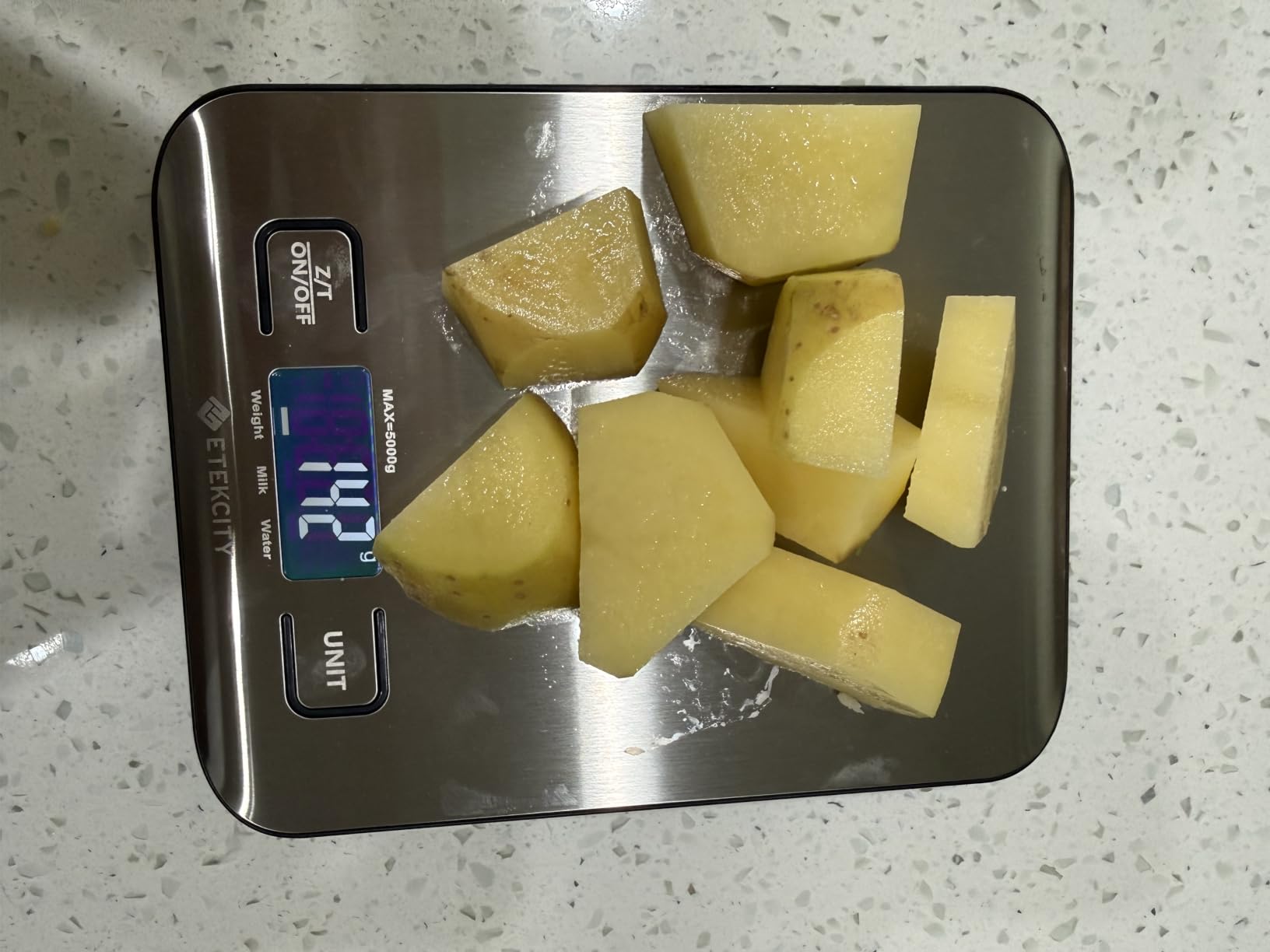 Etekcity Food Kitchen Scale, Digital Grams and Ounces, 11lb | Tare function, ideal for baking, weight loss, keto, meal prep, packages, liquids and jewelry, 304 Stainless Steel customer photo 1