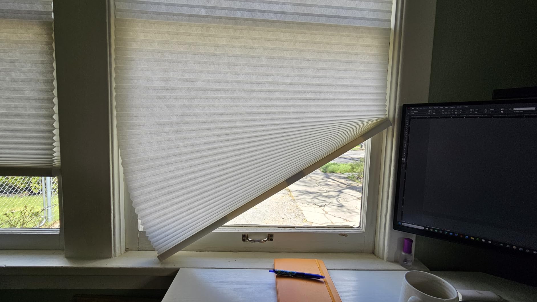 Redi Shade No Tools Easy Lift Cordless Light Filtering White Fabric Shade | 36