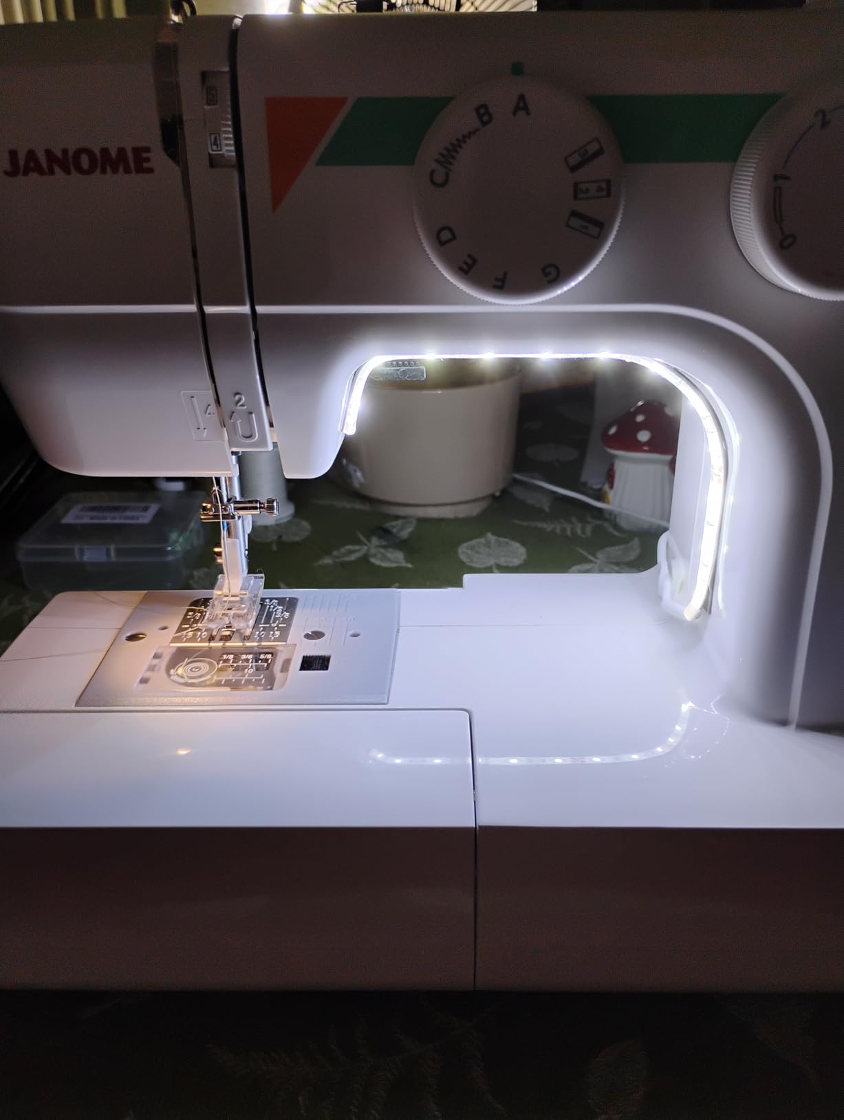 Janome MOD-15 Easy-to-Use Sewing Machine with 15 Stitches, Adjustable Stitch Length and 5-Piece Feed Dogs customer photo 2