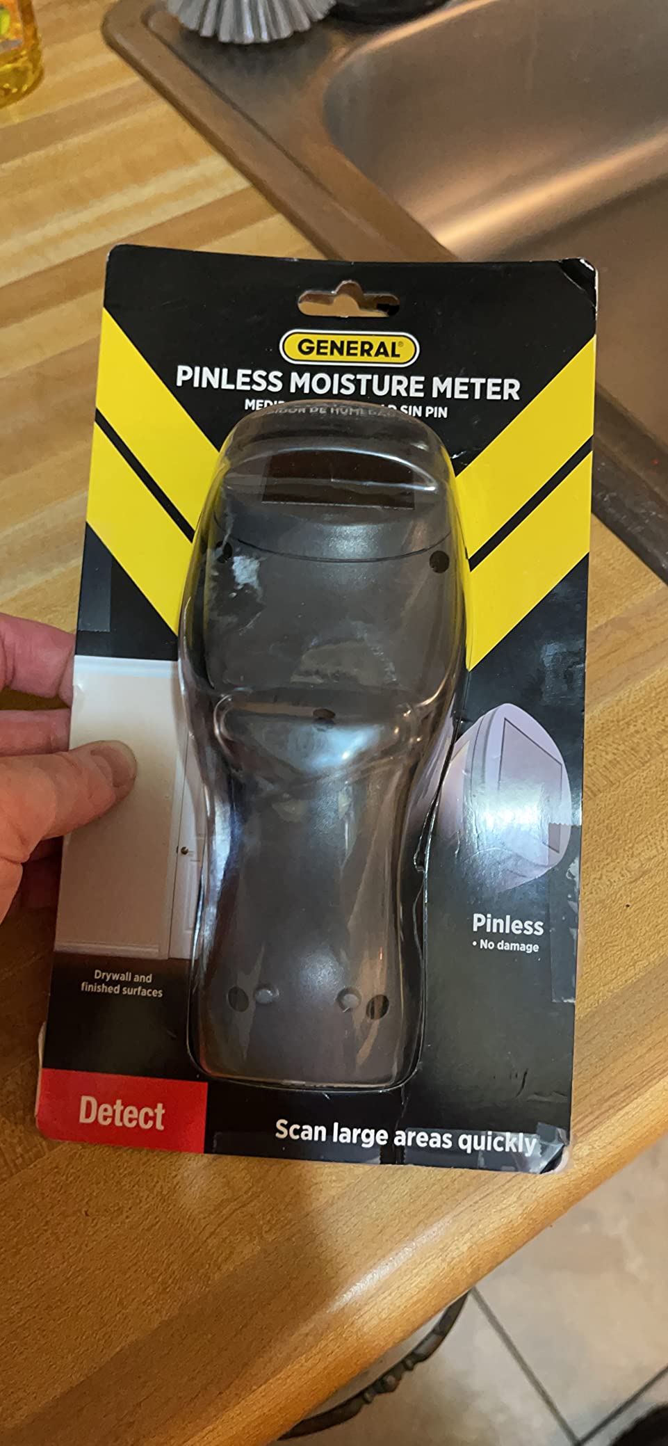 General Tools MM8 Pinless Moisture Meter for Wood, Walls & Mold Detection | Non-invasive wood moisture meter for walls, drywall & lumber. Mold detector for home moisture & humidity moisture testing. customer photo 1