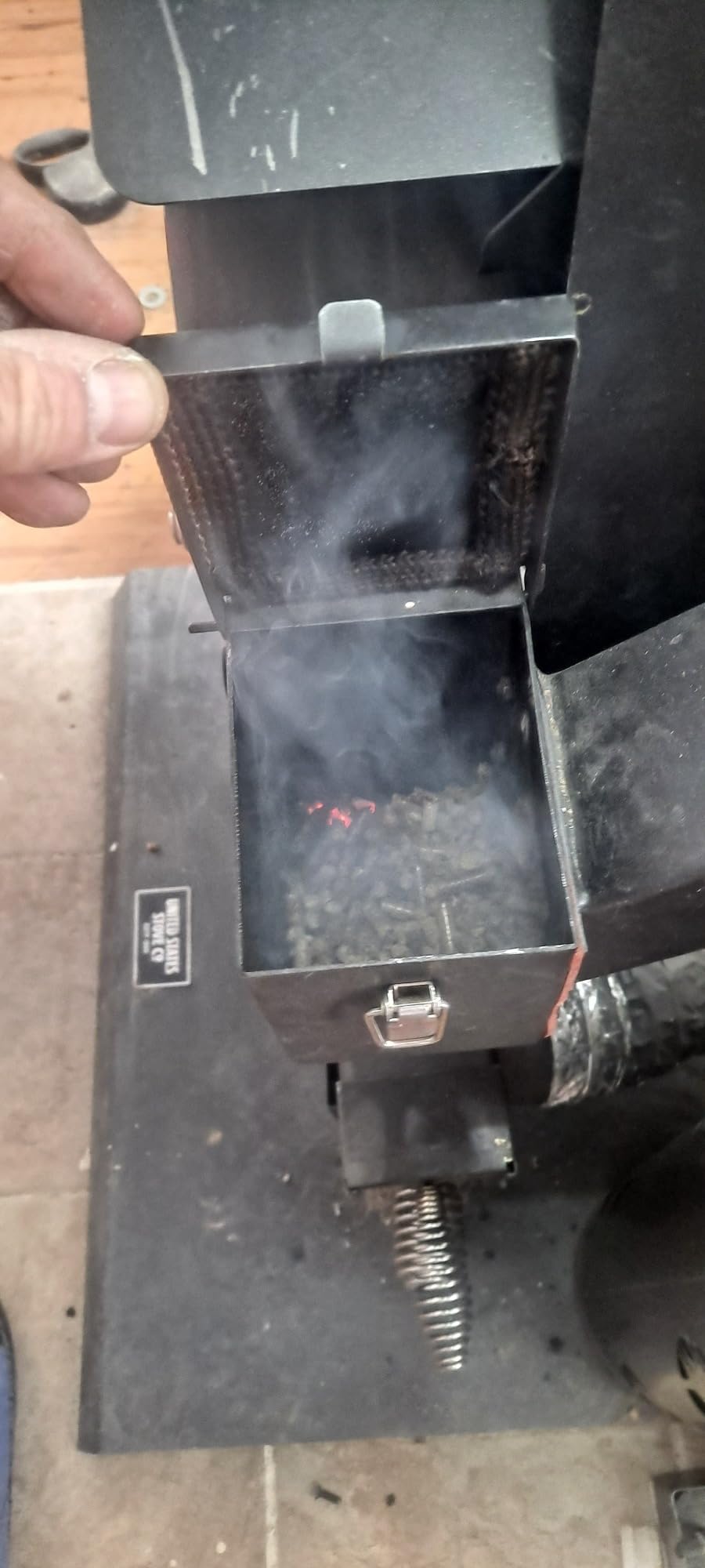 US Stove GW1949 Wiseway Non-Electric Pellet Stove, 40,000 BTU, Heats Up To 2000 sq ft, 60 lb Hopper customer photo 2