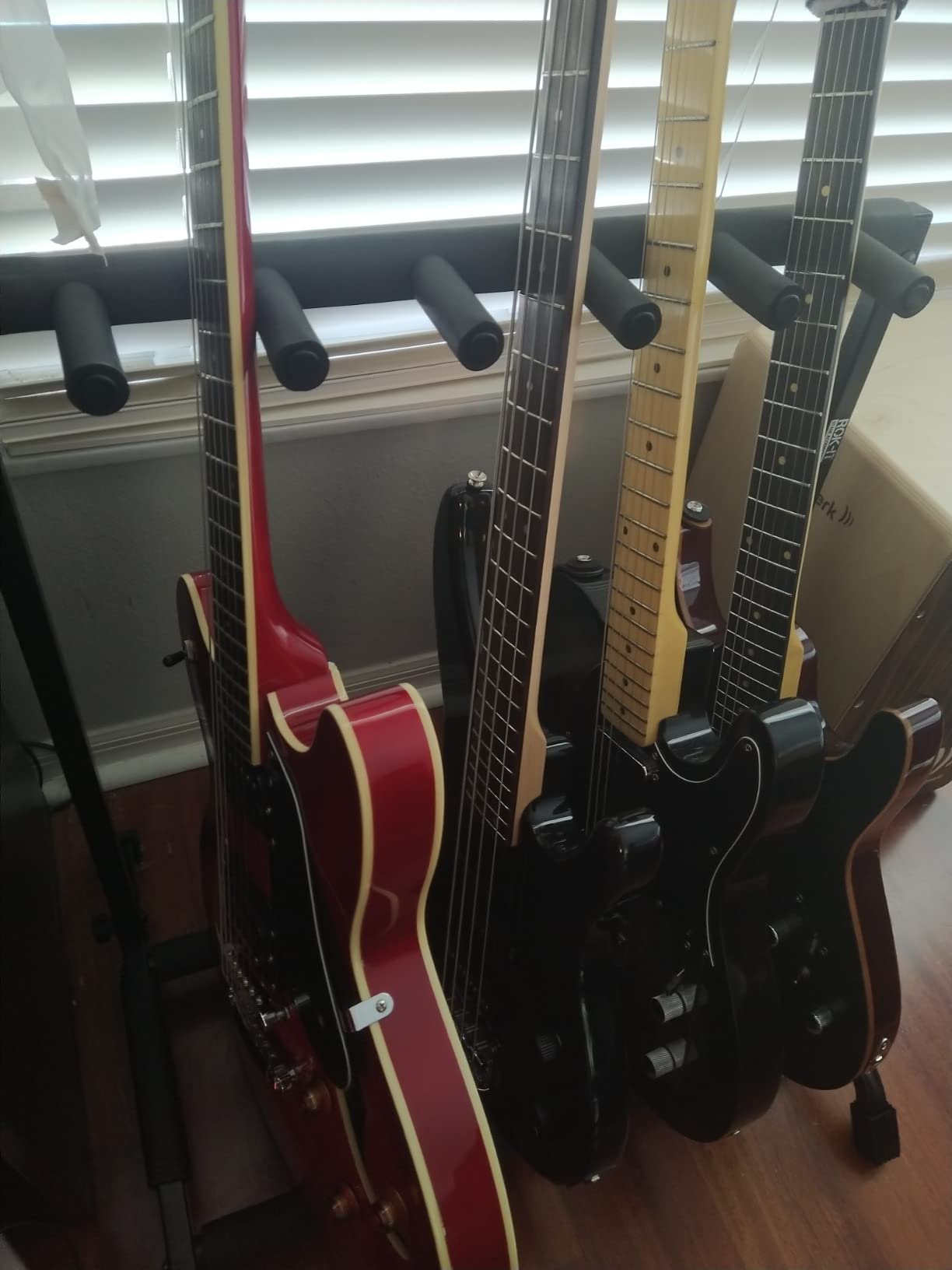 Gator Rok-It Collapsible Folding Guitar Rack Stand for 3 Guitars - Fits Acoustic, Electric, or Bass Guitars - Portable, Durable, Space-Saving Storage (RI-GTR-RACK3) customer photo 2
