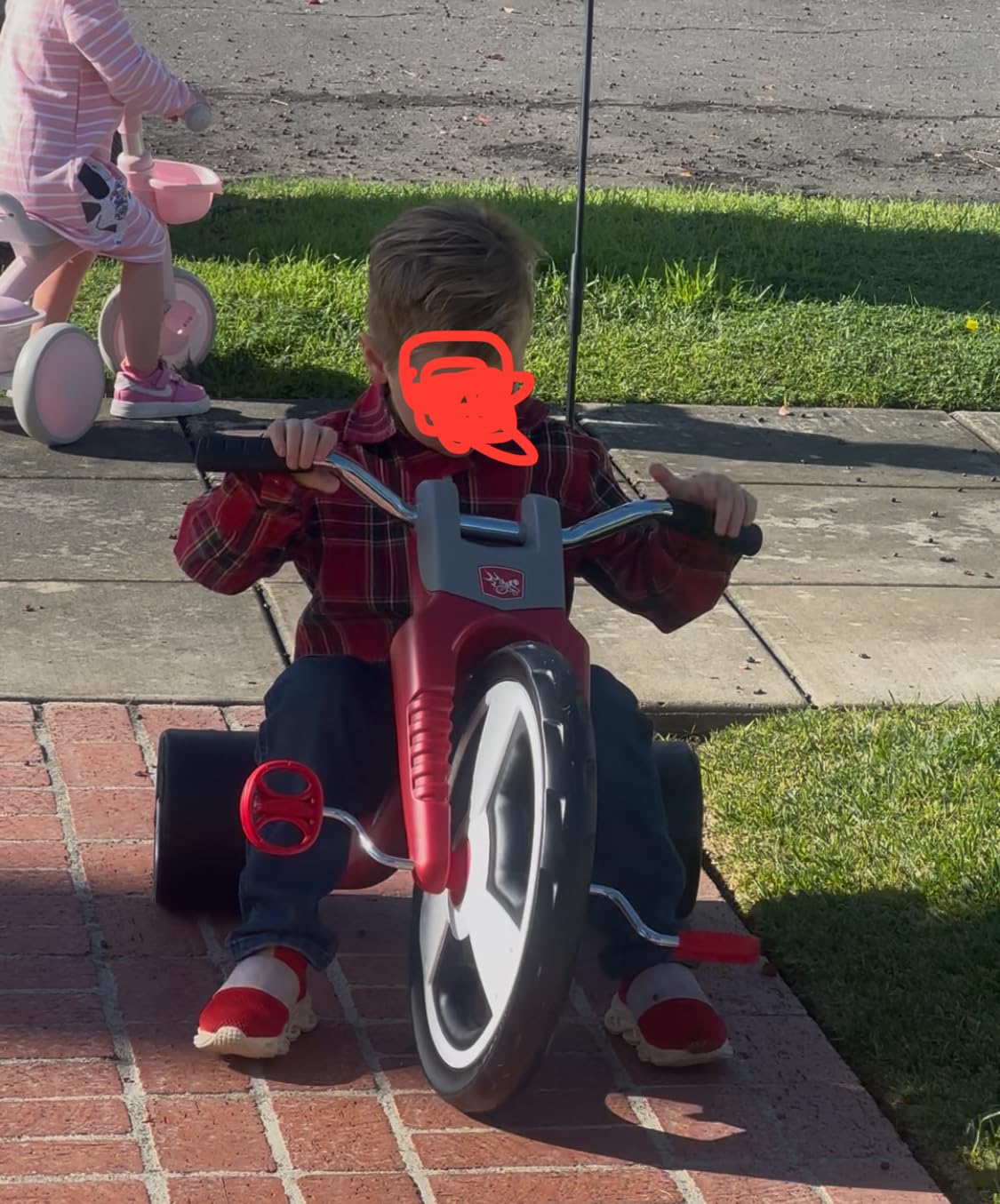 Radio Flyer Big Flyer Sport, for Kids 3-7, Tricycle for Kids | Chopper-Style Tricycle with 16-Inch Front Wheel, Adjustable Seat, Chrome Handlebars, Removable Racing Pennant customer photo 1