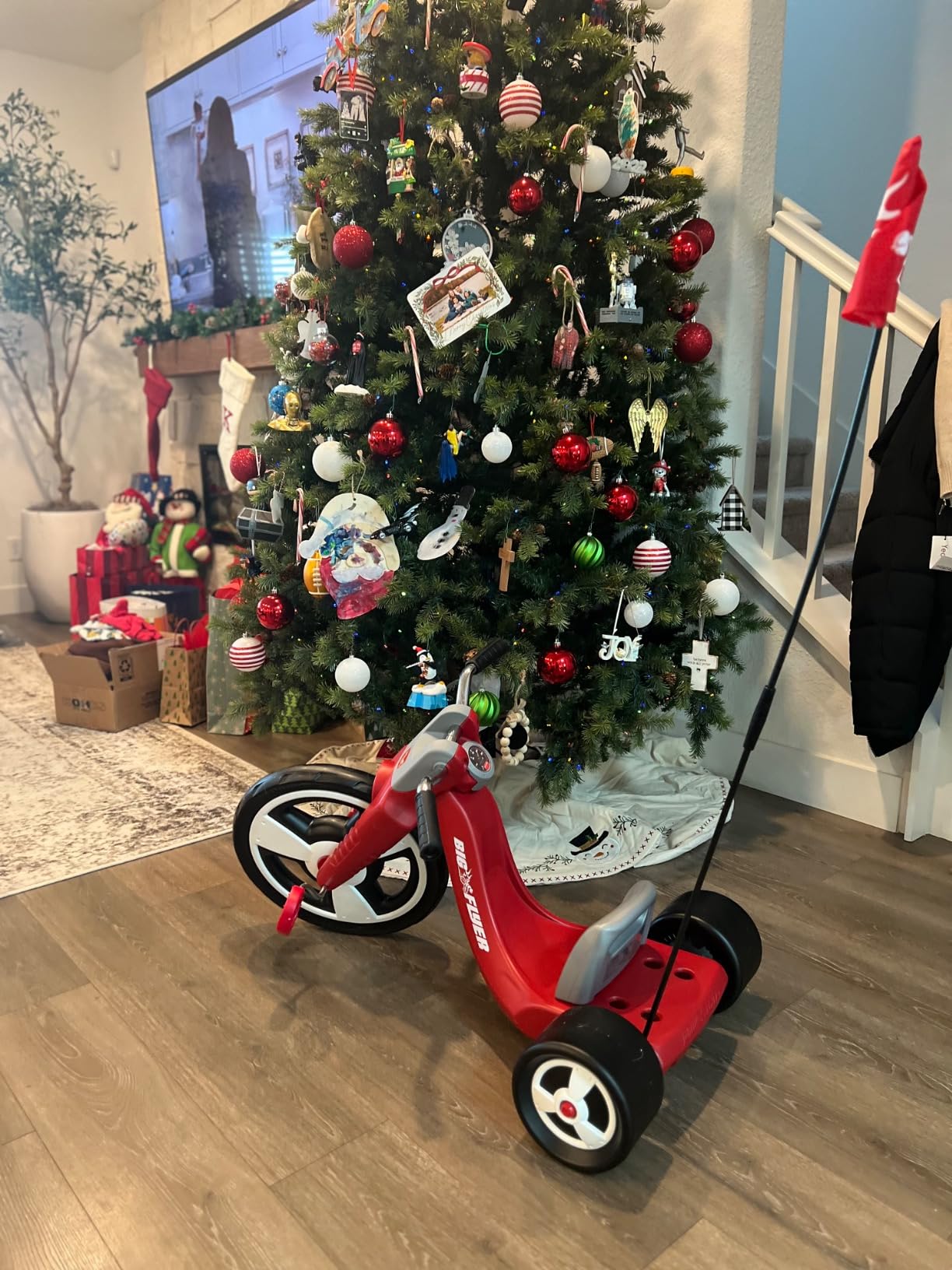 Radio Flyer Big Flyer Sport, for Kids 3-7, Tricycle for Kids | Chopper-Style Tricycle with 16-Inch Front Wheel, Adjustable Seat, Chrome Handlebars, Removable Racing Pennant customer photo 2