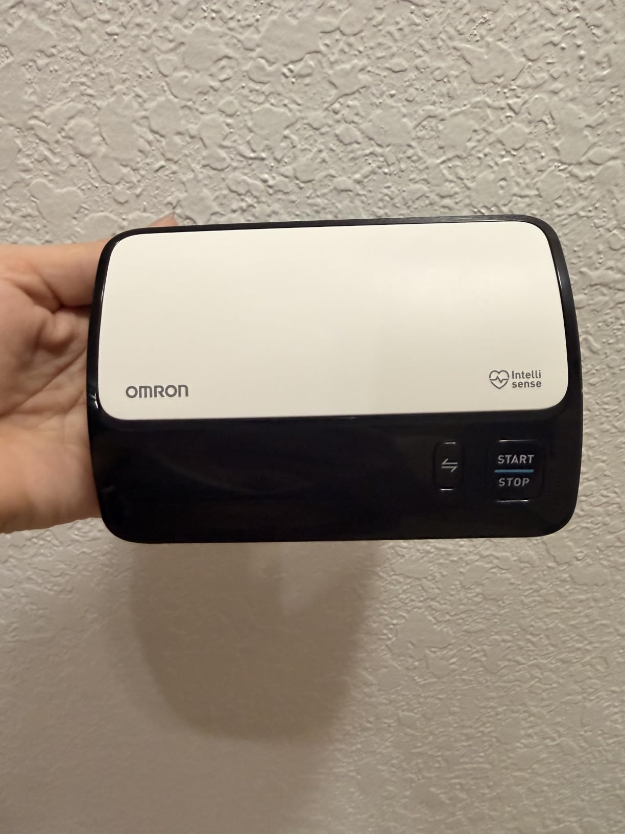 OMRON Evolv Wireless Blood Pressure Monitor for Home Use & Upper Arm Blood Pressure Cuff - #1 Doctor & Pharmacist Recommended Brand - Clinically Validated - Connect App customer photo 2