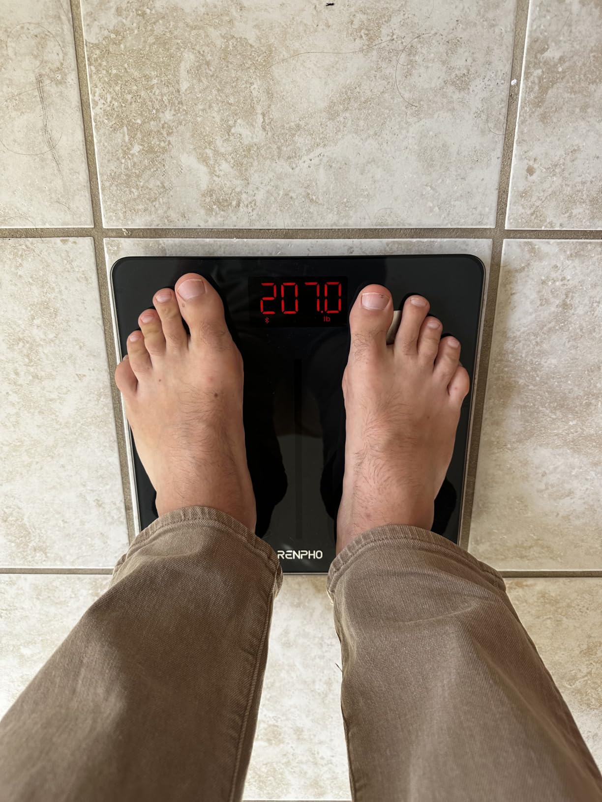 RENPHO Smart Scale for Body Weight, Tempered Glass Bathroom Digital Scale with BMI, Body Fat, Bluetooth Fitness Equipment Sync with Apps Accurate for Weight Loss, Home Use, 400 lbs - Elis 1 customer photo 1
