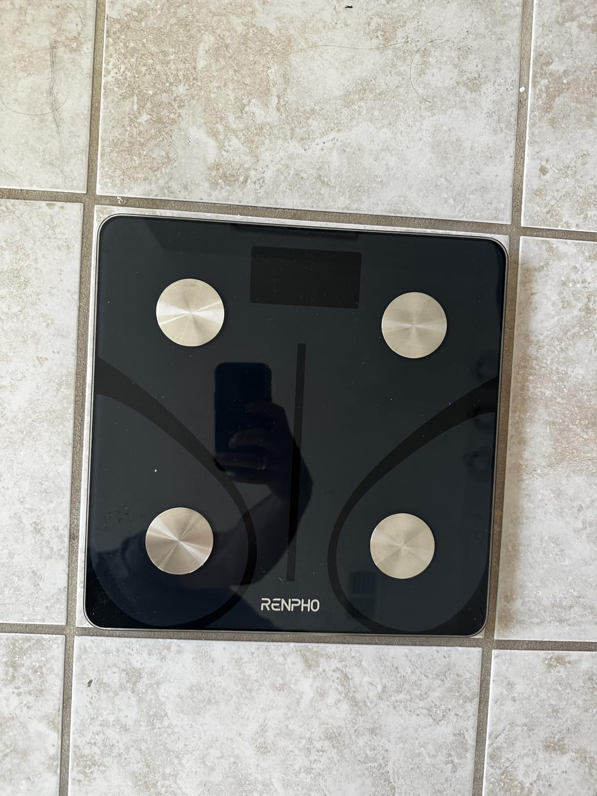 RENPHO Smart Scale for Body Weight, Tempered Glass Bathroom Digital Scale with BMI, Body Fat, Bluetooth Fitness Equipment Sync with Apps Accurate for Weight Loss, Home Use, 400 lbs - Elis 1 customer photo 2