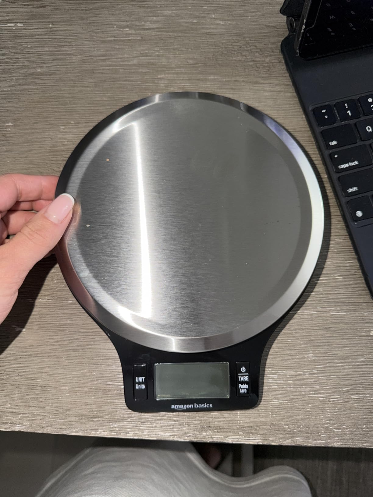 Amazon Basics Digital Kitchen Scale with LCD Display, Tare Function, Multiple Units, Weighs up to 11 Pounds, Batteries Included, Black and Stainless Steel customer photo 2