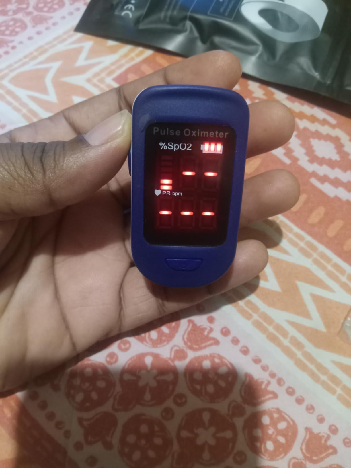 Zacurate 500BL Fingertip Pulse Oximeter Blood Oxygen Saturation Monitor with Batteries Included (Navy Blue) customer photo 2