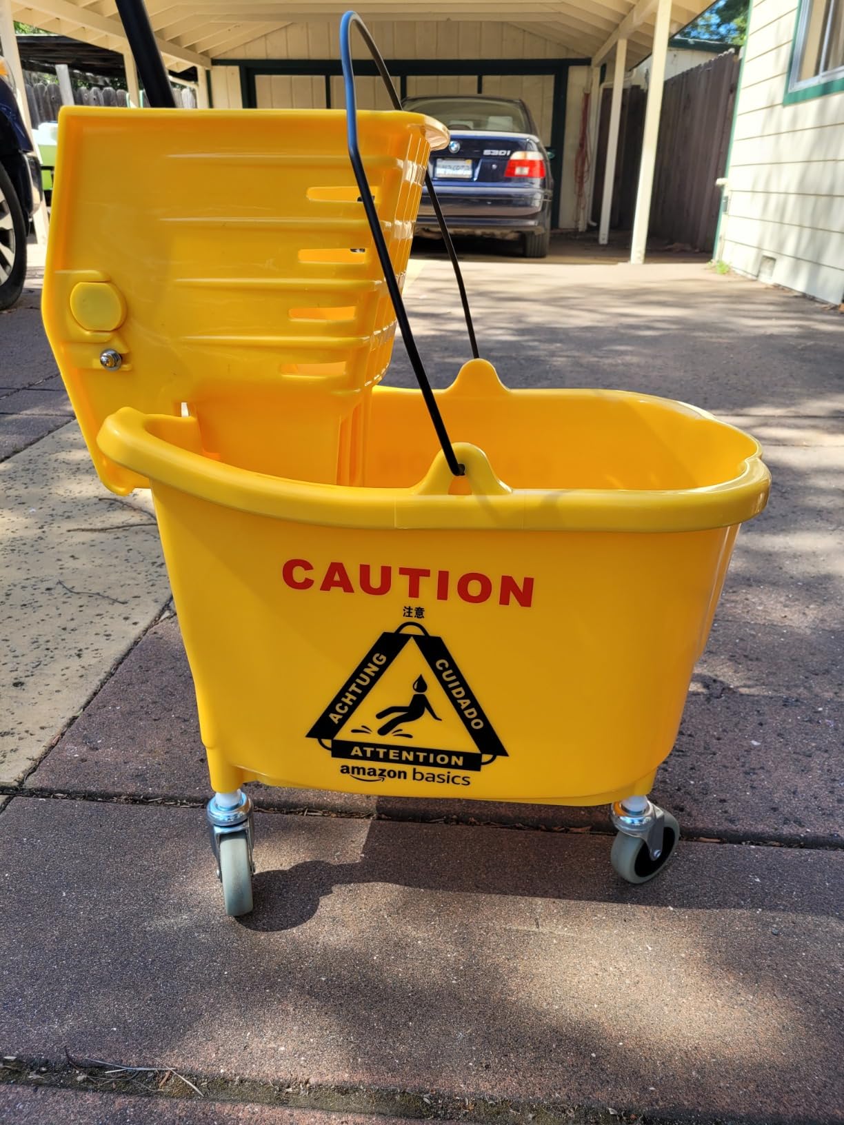 Amazon Basics Commercial Side Press Wringer Floor Cleaning Mop Bucket on Wheels, 35-Quart customer photo 1