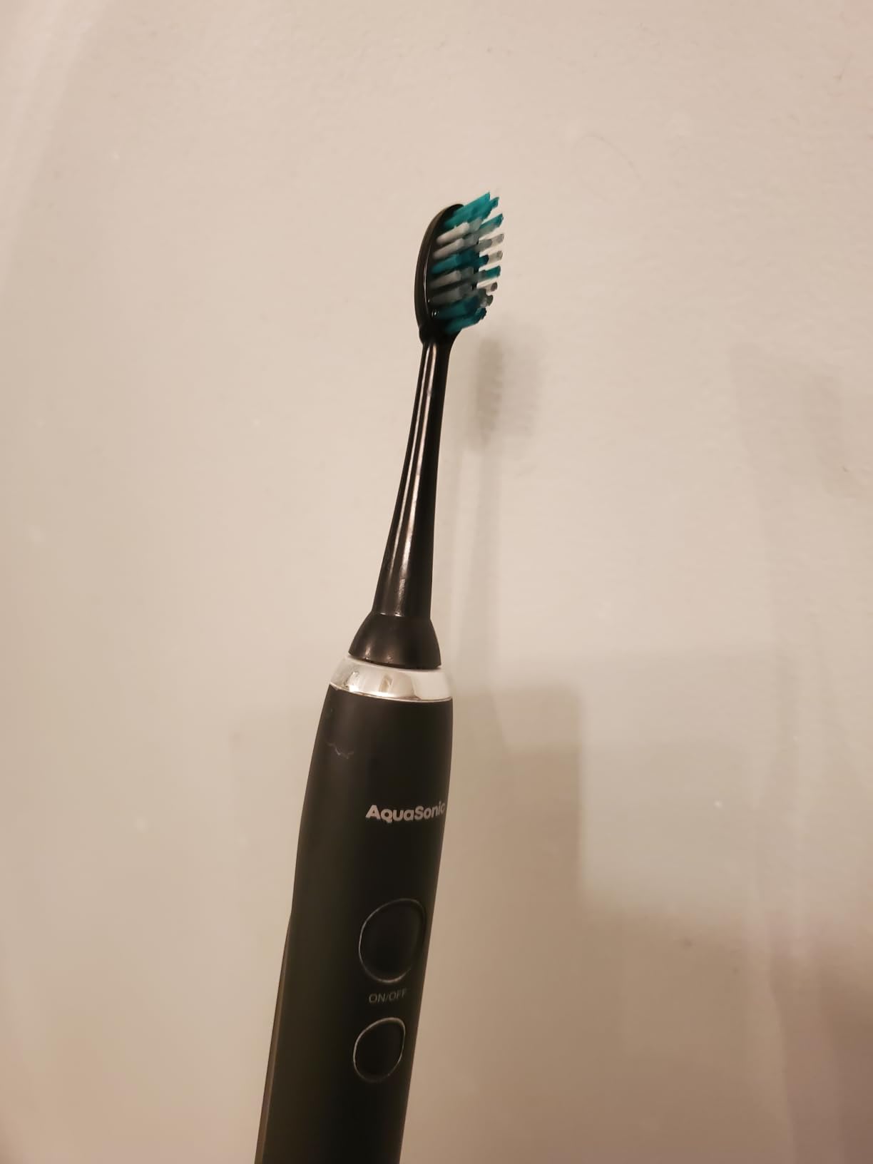 Aquasonic Black Series Ultra Whitening Toothbrush - ADA Accepted Electric Toothbrush- 8 Brush Heads & Travel Case - 40,000 VPM Electric Motor & Wireless Charging - 4 Modes w Smart Timer customer photo 2