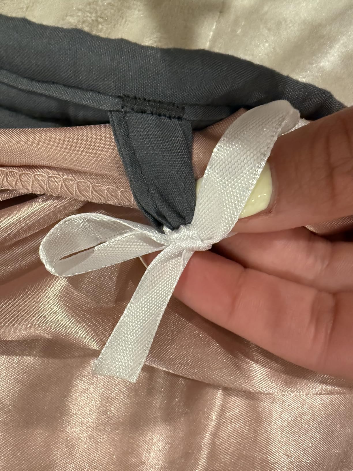 YnM 15lbs Weighted Blanket for Adults, Heavy Bed Throw Blanket with Cooling Glass Beads for All Season Use, Ideal for ~140lbs (48x72 Inches, Twin/Full, Dark Grey) customer photo 1