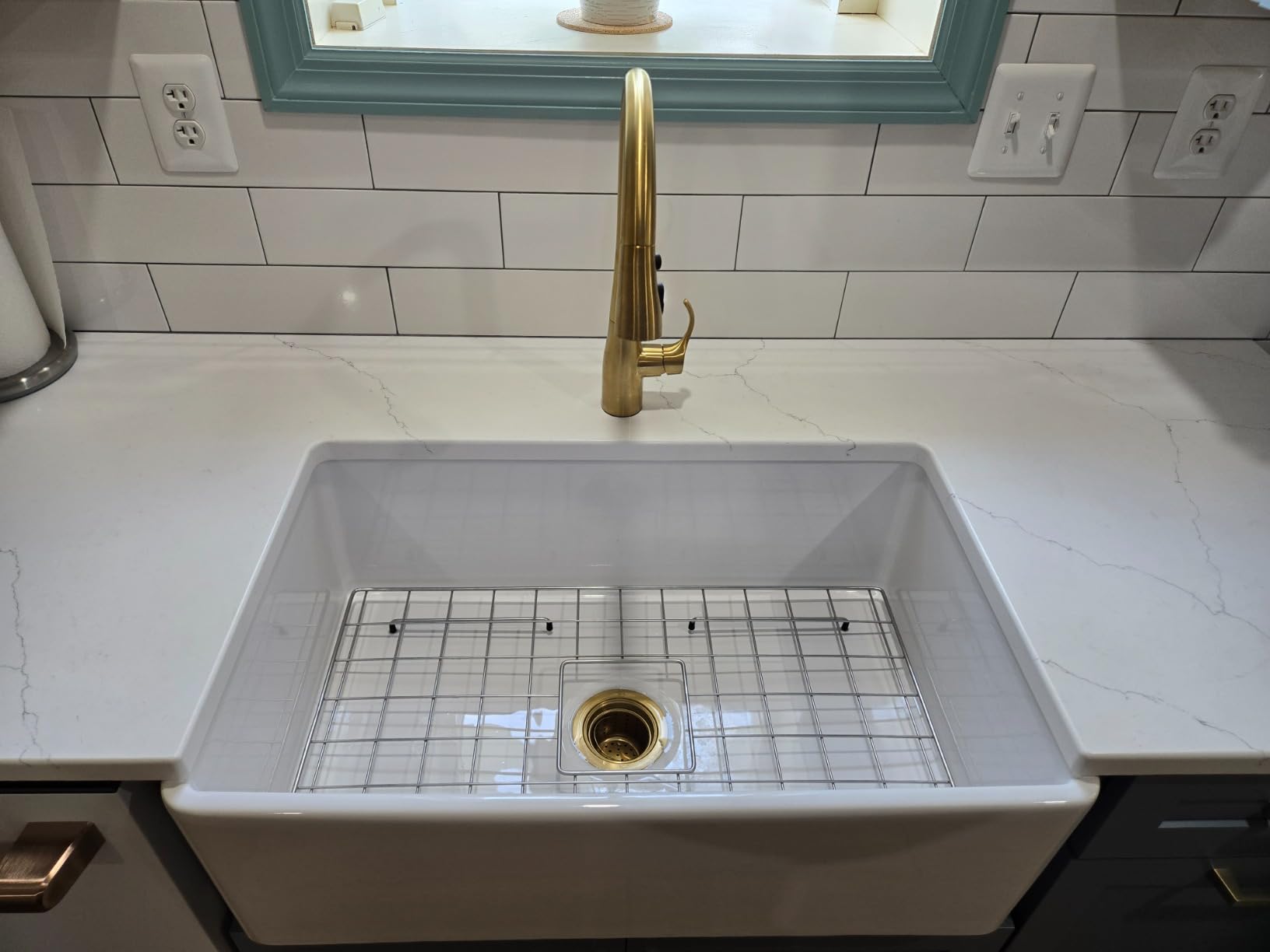 BOCCHI Classico Farmhouse Apron Front Fireclay 30 in. Single Bowl Kitchen Sink with Protective Bottom Grid and Strainer in White customer photo 2