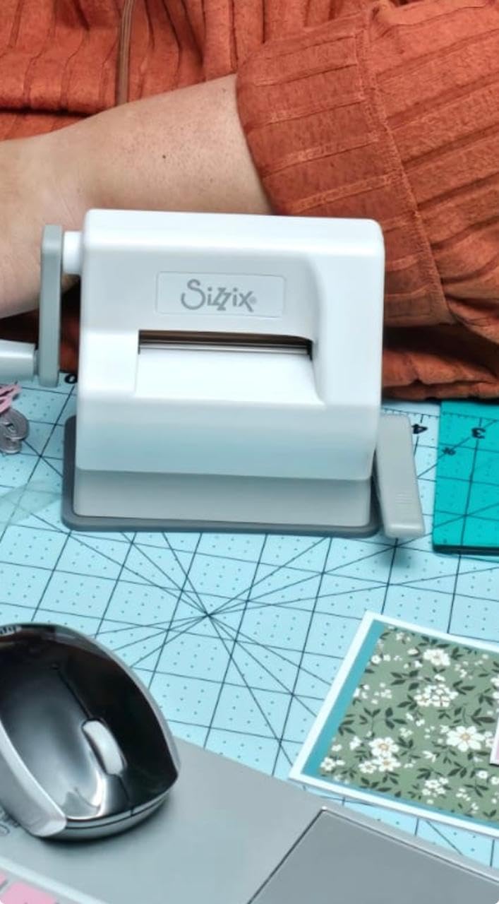 Sizzix Sidekick Starter Kit 661770 Portable Manual Die Cutting & Embossing Machine for Arts & Crafts, Scrapbooking & Cardmaking, 2.5