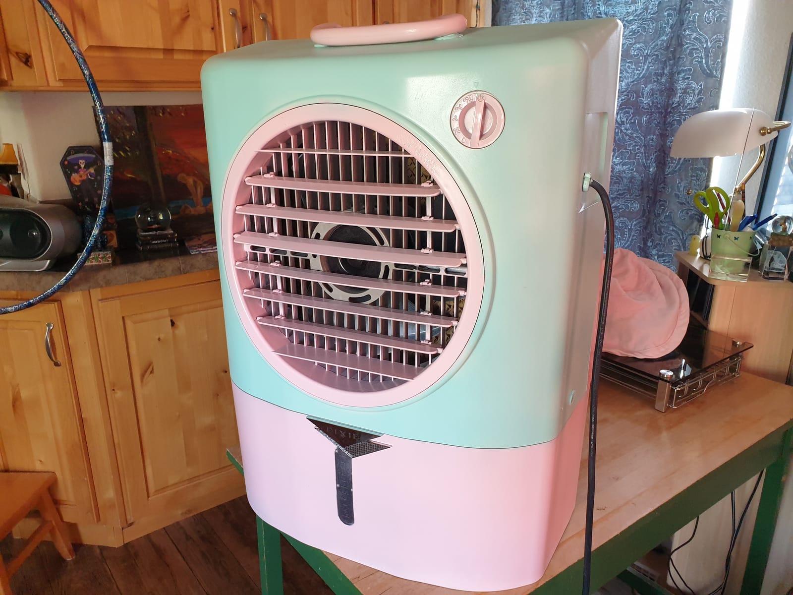 Hessaire MC18M Portable Swamp Cooler - 1300 CFM Evaporative Air Cooler with 2-Speed Fan, 53.4 dB - 500 sq. ft. Coverage customer photo 1
