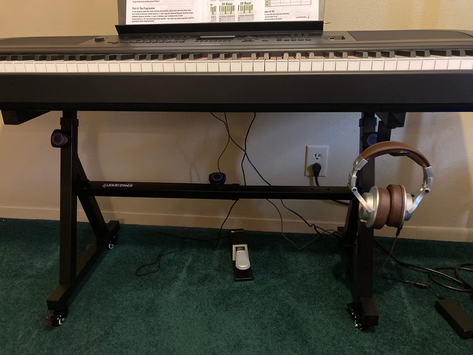 Liquid Stands Keyboard Stand w/ Wheels - Black Z Style Adjustable & Portable Professional Heavy Duty Digital Piano Stand customer photo 1