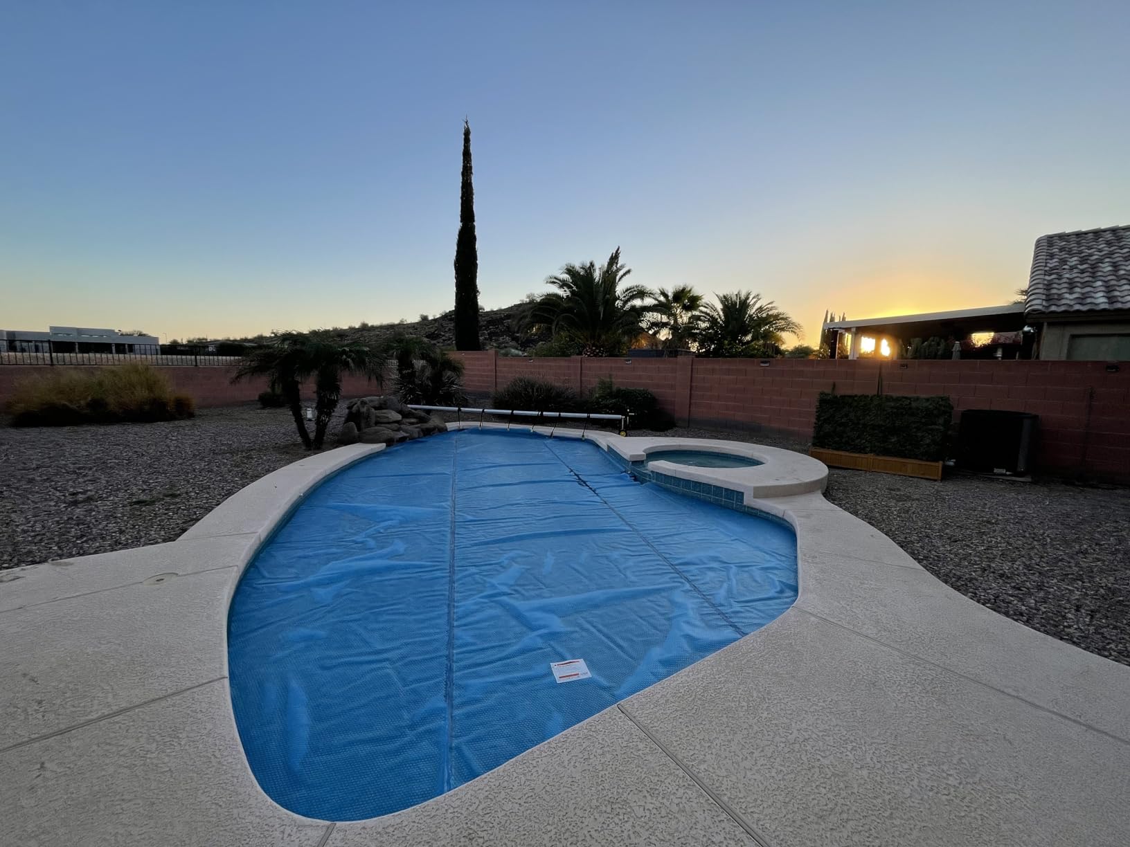 VINGLI 18FT Pool Cover Reel, Solar Cover Reel for Inground Swimming Pool | Aluminum Solar Swimming Inground Cover Blanket Reel, Adjustable Pool Cover Roller with Embedded Straps and Clips (Upgrade) customer photo 1