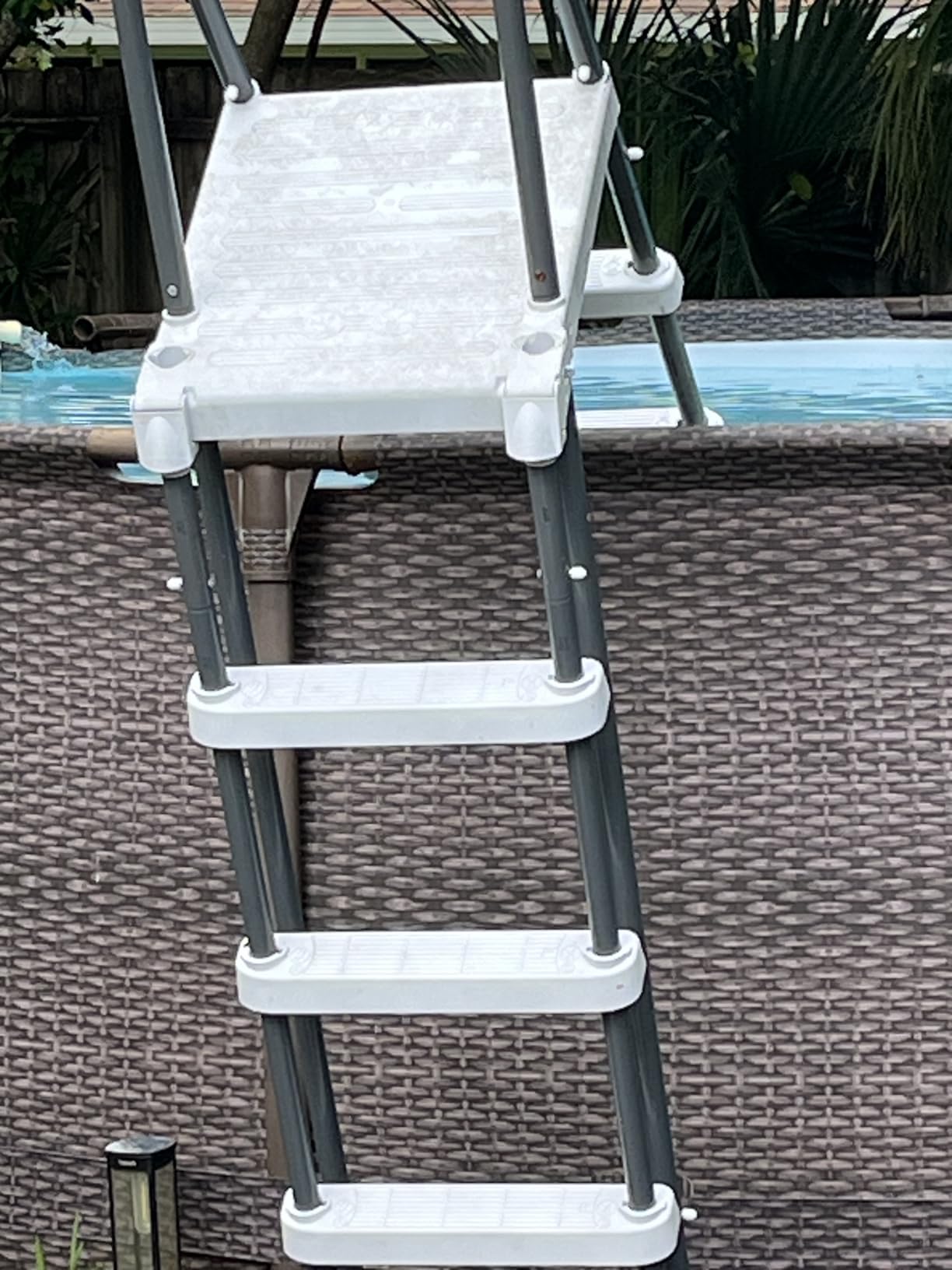 Intex 28076E Deluxe Pool Ladder with Removable Steps for Intex Pools with Wall Height of 48 Inch customer photo 1