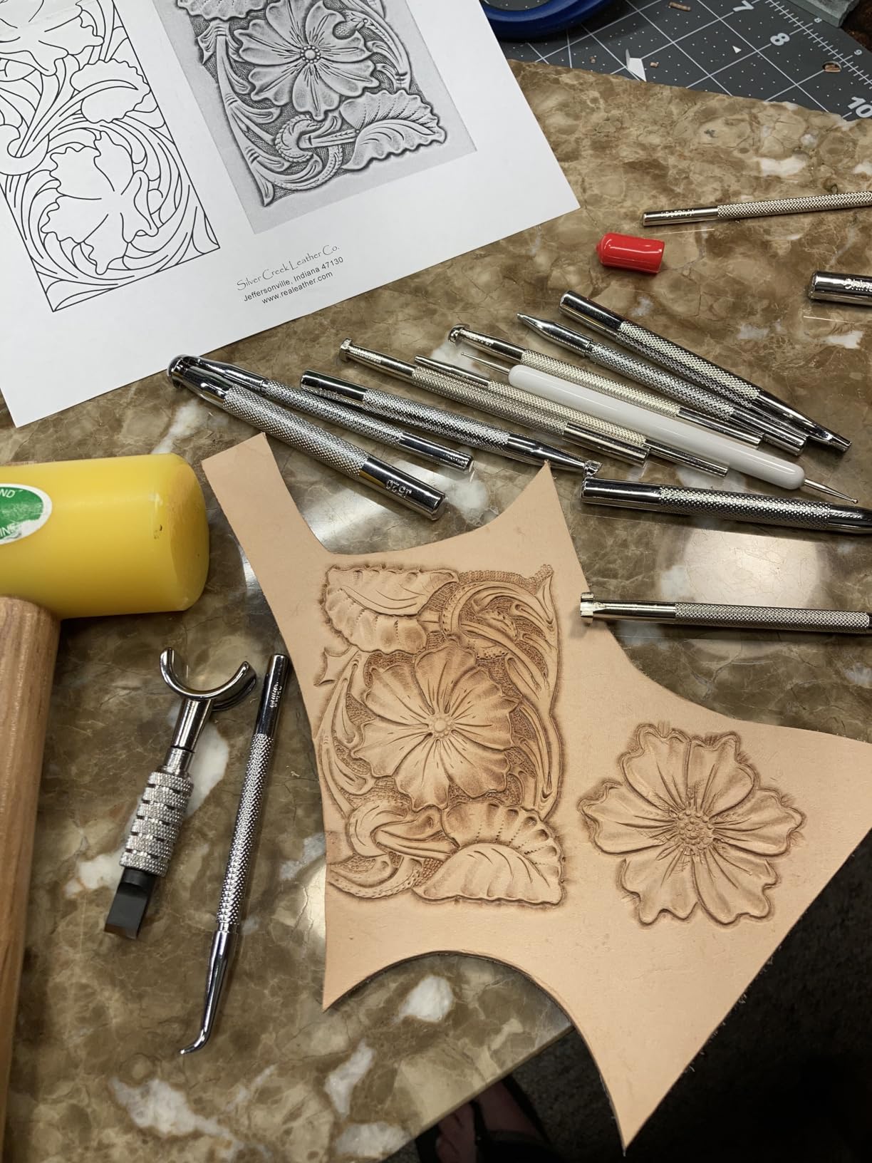 Realeather Leather Stamps Tool Set for Leather Crafting, 10 Stamping Tools, Sheridan Style Stamp Set I customer photo 1