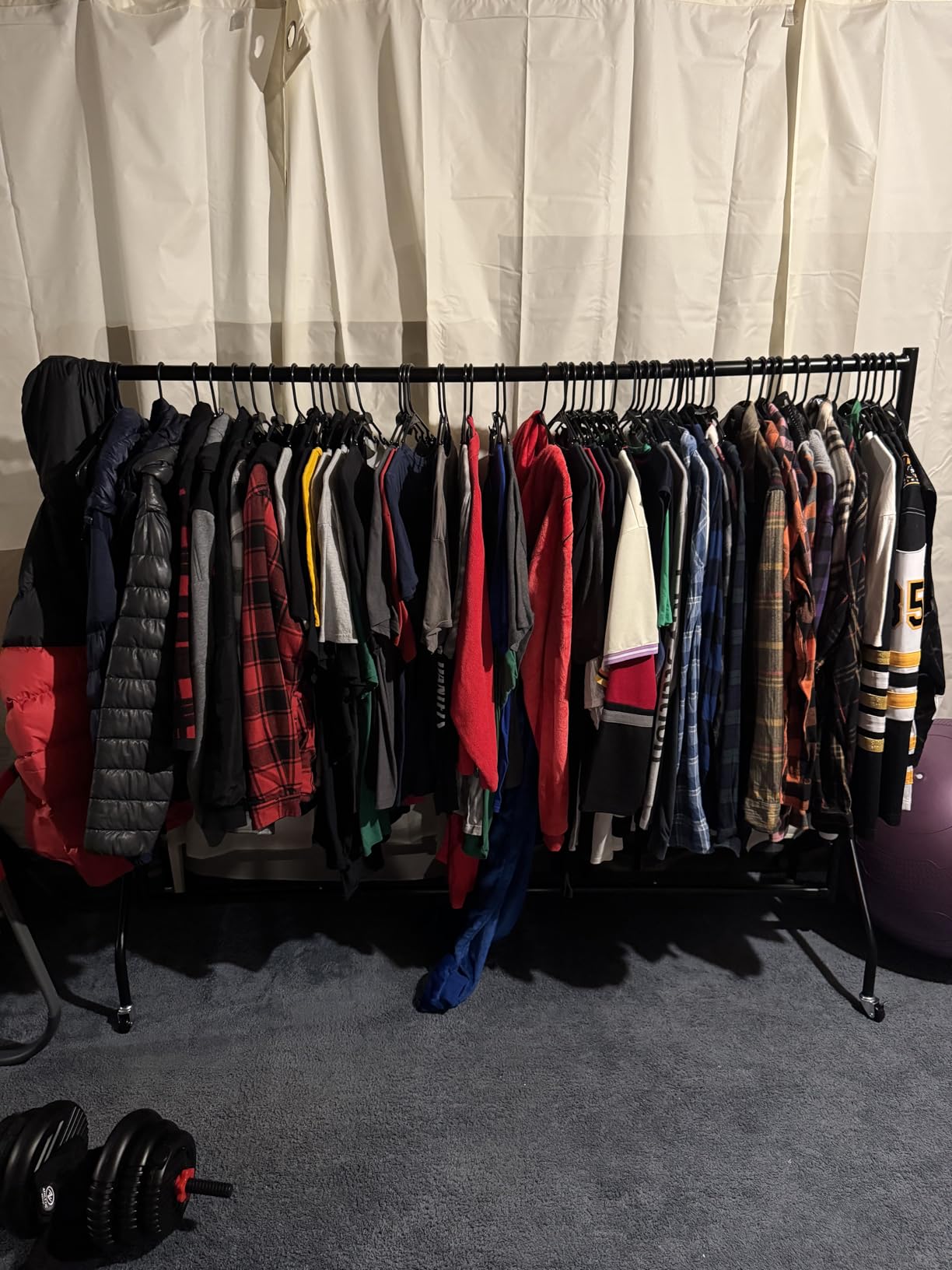 Amazon Basics Heavy Duty Portable Rolling Garment Rack, Hanging Clothes Organizer Rail for Display and Storage, Easy to Assemble, 19 x 60 x 48 inches, Black customer photo 2