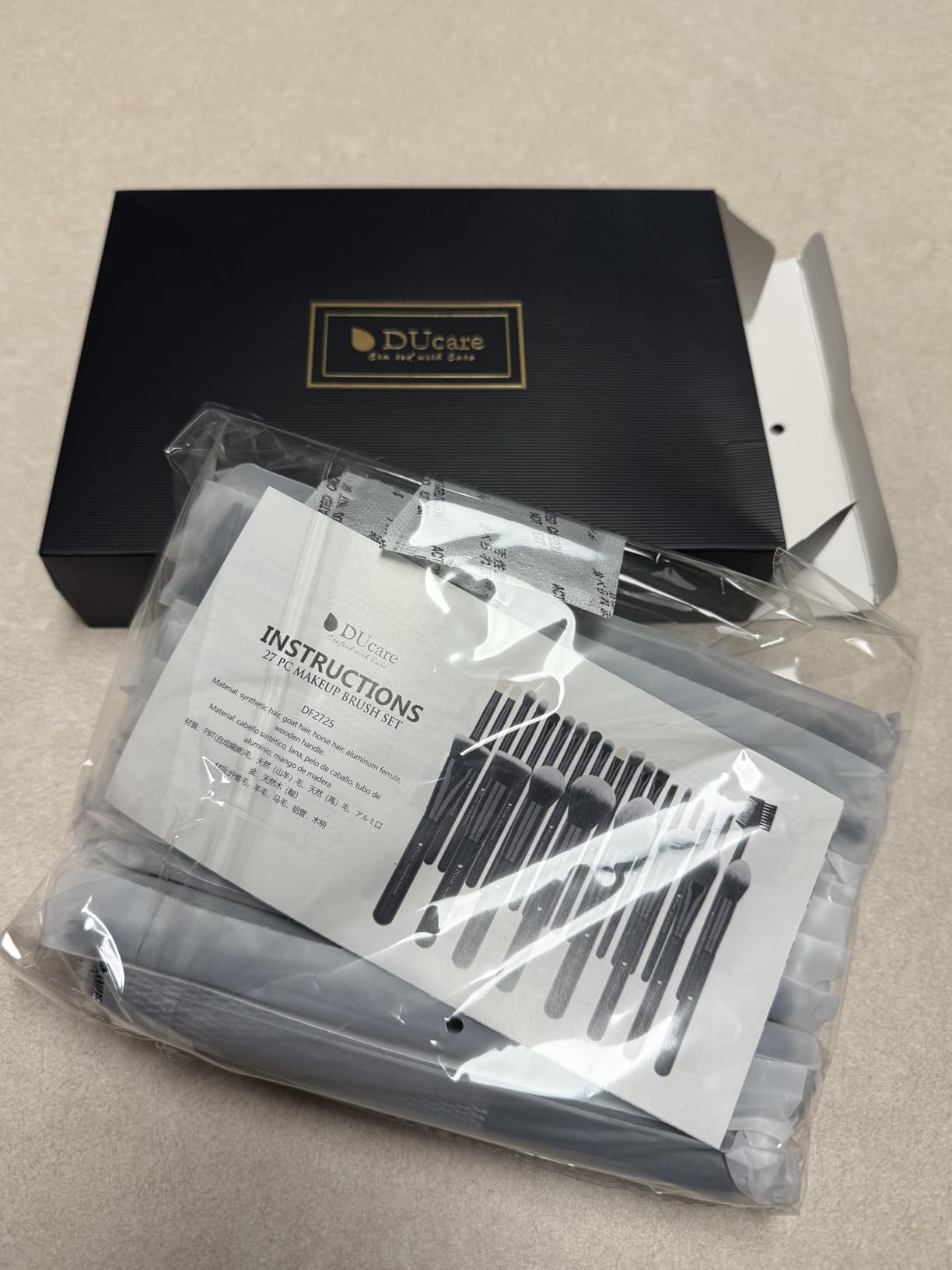 DUcare Professional Makeup Brushes Set 27Pcs Makeup Brush Set Premium Synthetic Kabuki Foundation Blending Face Powder Blush Concealers Eye Shadows Brushes customer photo 1