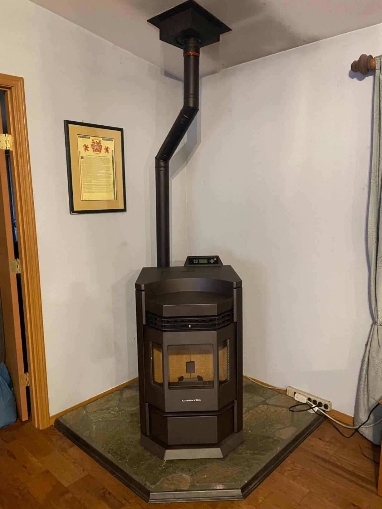 ComfortBilt HP22N Pellet Stove, 2,800 sq. ft., 80 lb. Hopper, Black customer photo 1