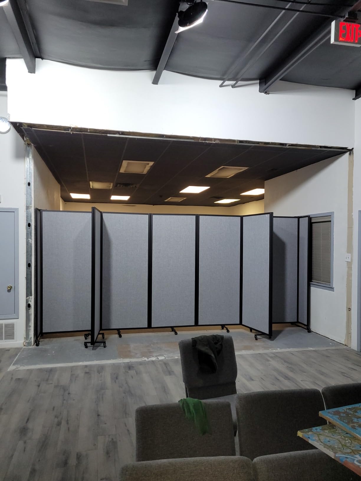 Versare Room Divider 360 Portable Wall Partition | Folding Panels | Large Freestanding Divider | Locking Wheels | Temporary Room Separator customer photo 1