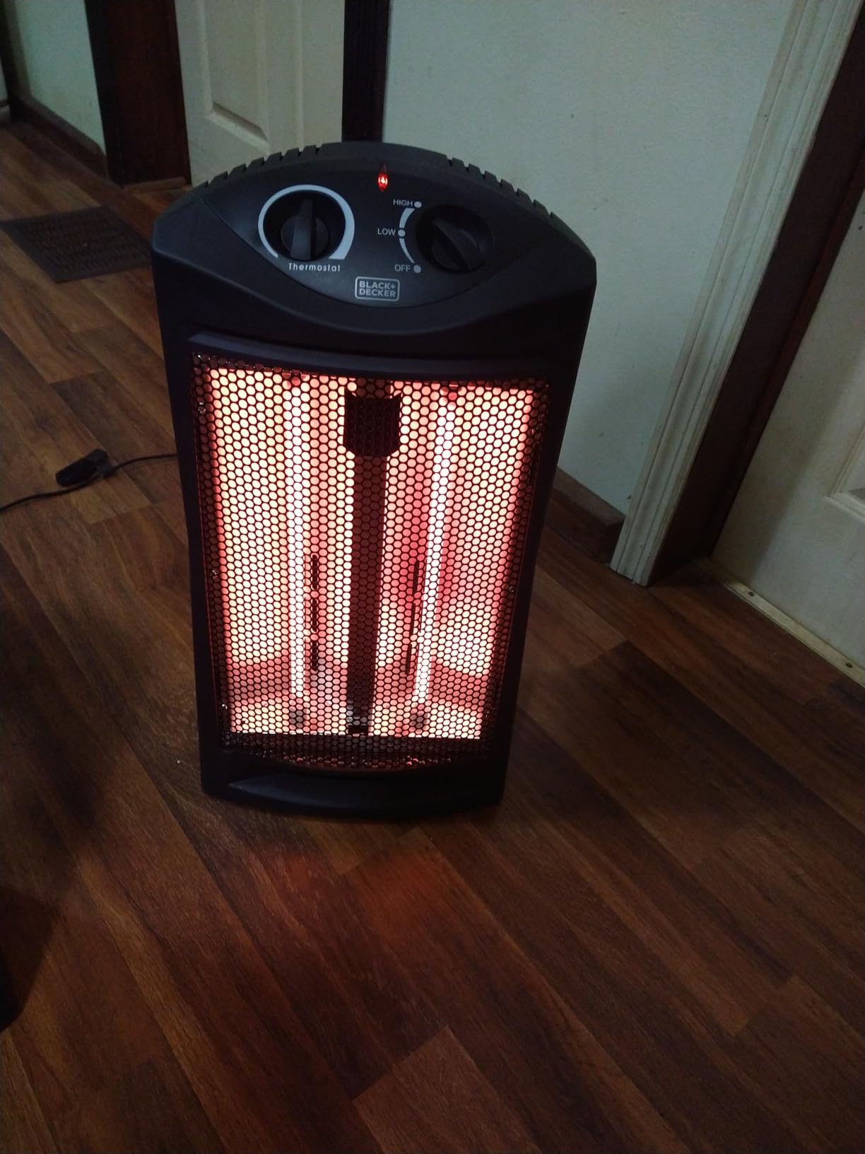 BLACK+DECKER Infrared Radiant Quartz Tower Heater, BHTI06, Black | 1500W Personal Space Heater with Adjustable Thermostat, 2 Settings, For Home and Office, Safety Overheat Protection customer photo 2