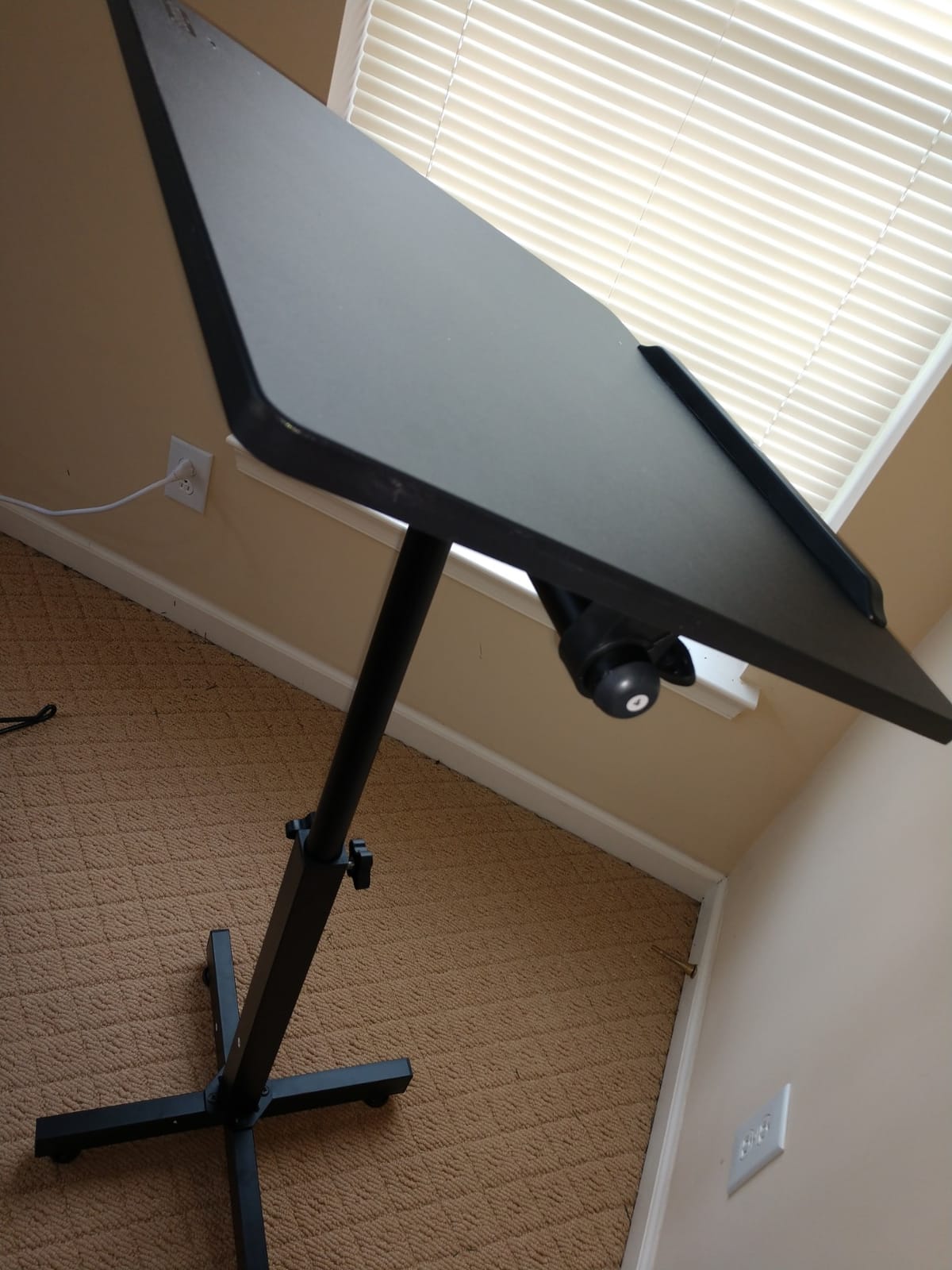 Bonnlo Classic Lectern Podium Stand, Height Adjustable Mobile Podium, Multi-Purpose Tabletop for Speech, Lecture, Church, Reading or Laptop Desk with Edge Stopper, Black customer photo 2