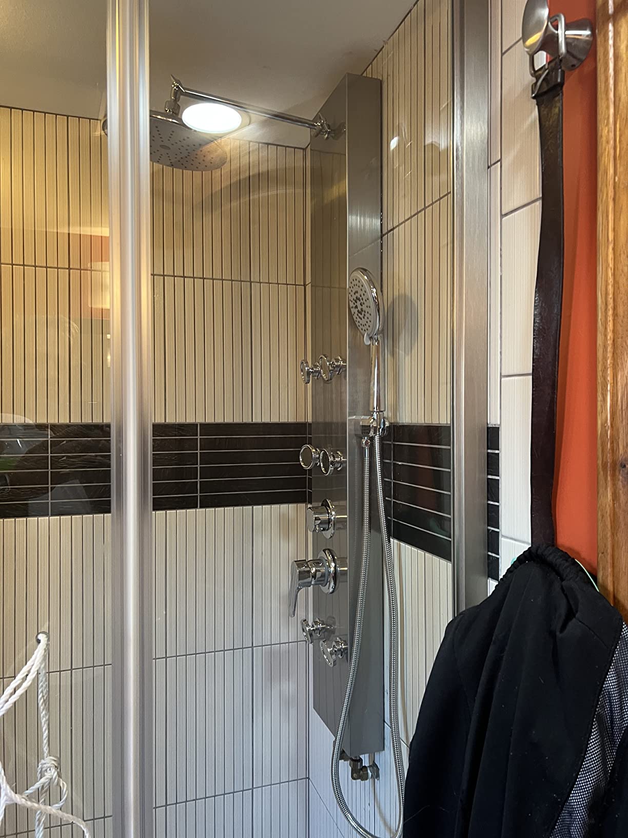 ROVOGO Shower Panel Tower System With Adjustable Shower Head, Brushed | 6 Body Jets, Self-Cleaning Rain Shower and Handheld, Brass Shower Arm and Valves, Stainless Steel Shower Column, 47-1/4 Inch customer photo 1
