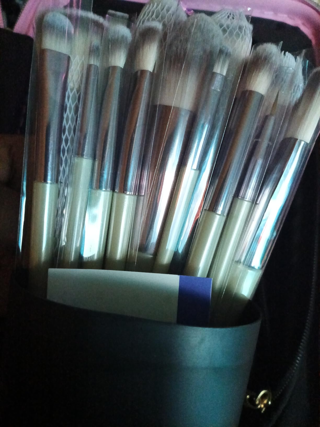 BS-MALL Makeup Brush Set 18 Pcs Professional Foundation Powder Concealers Eyeshadow Blush Synthetic Makeup Brushes with Labeled instruction Black Case Upgraded Version customer photo 1