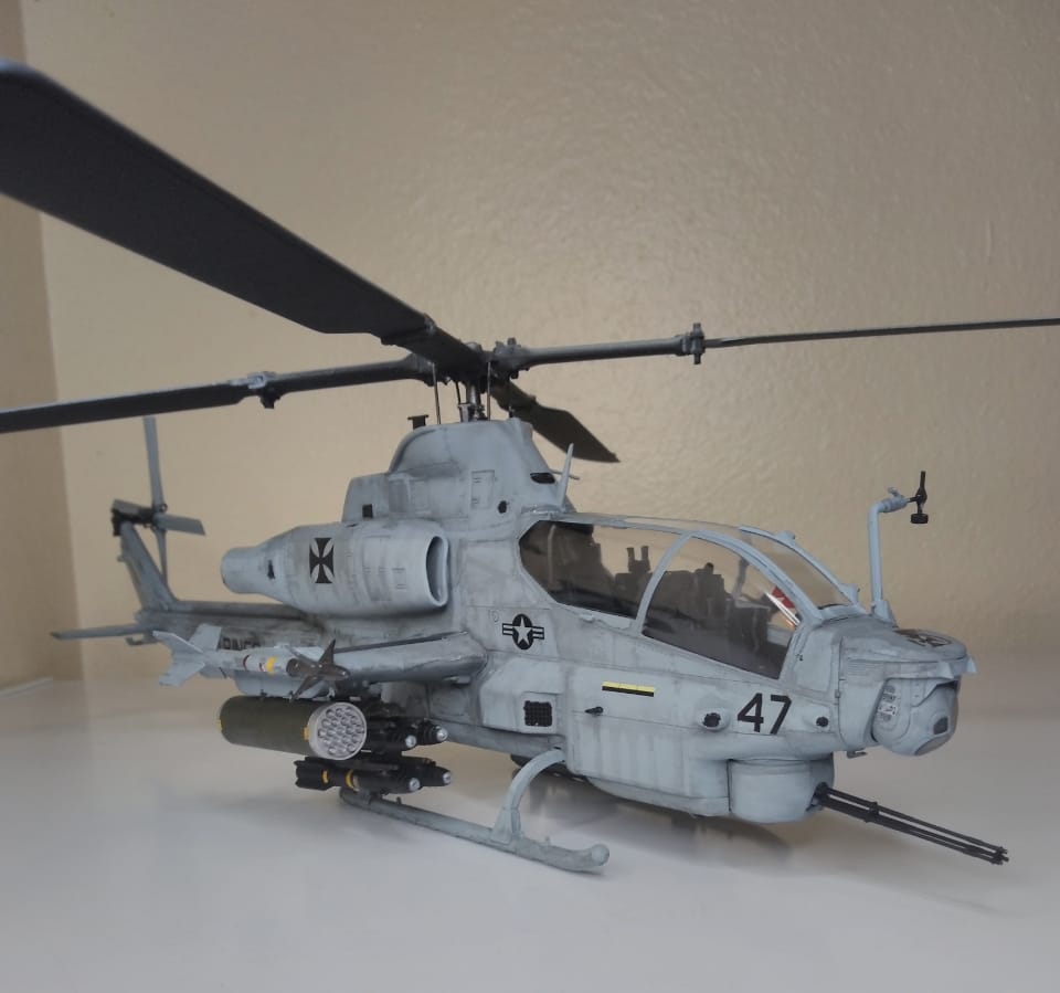 ACA12127 1:35 Academy USMC AH-1Z Cobra 'Shark Mouth' Model Building Kit customer photo 1