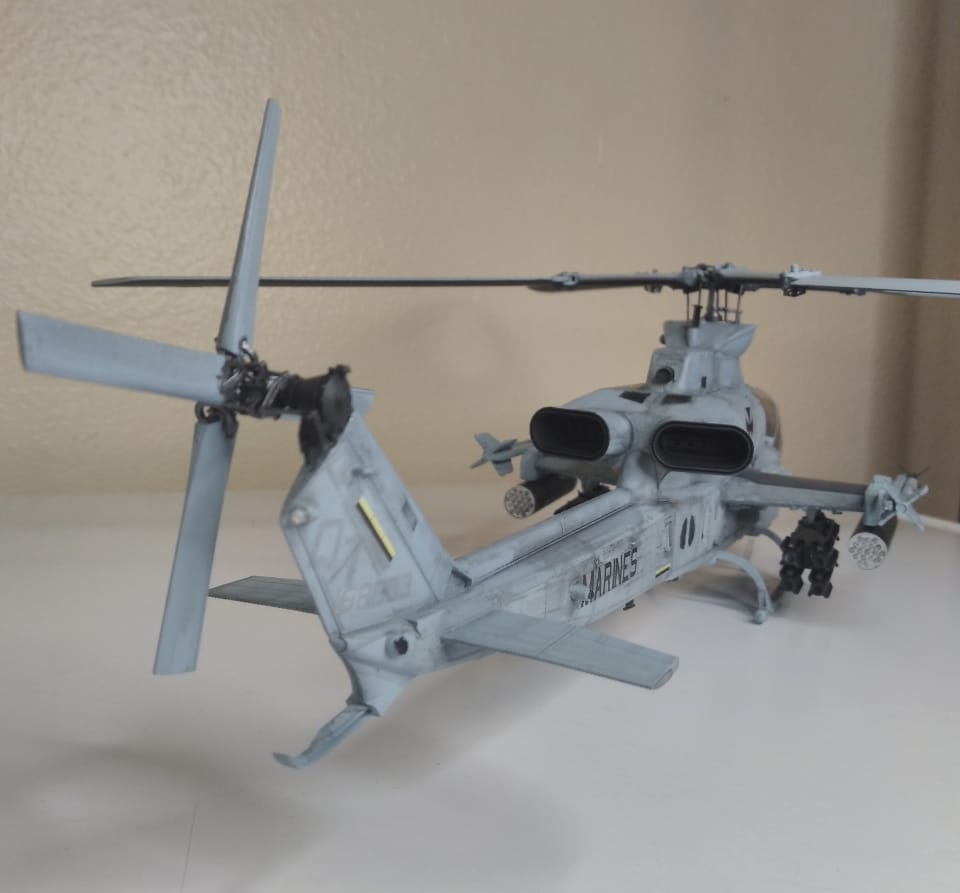 ACA12127 1:35 Academy USMC AH-1Z Cobra 'Shark Mouth' Model Building Kit customer photo 2