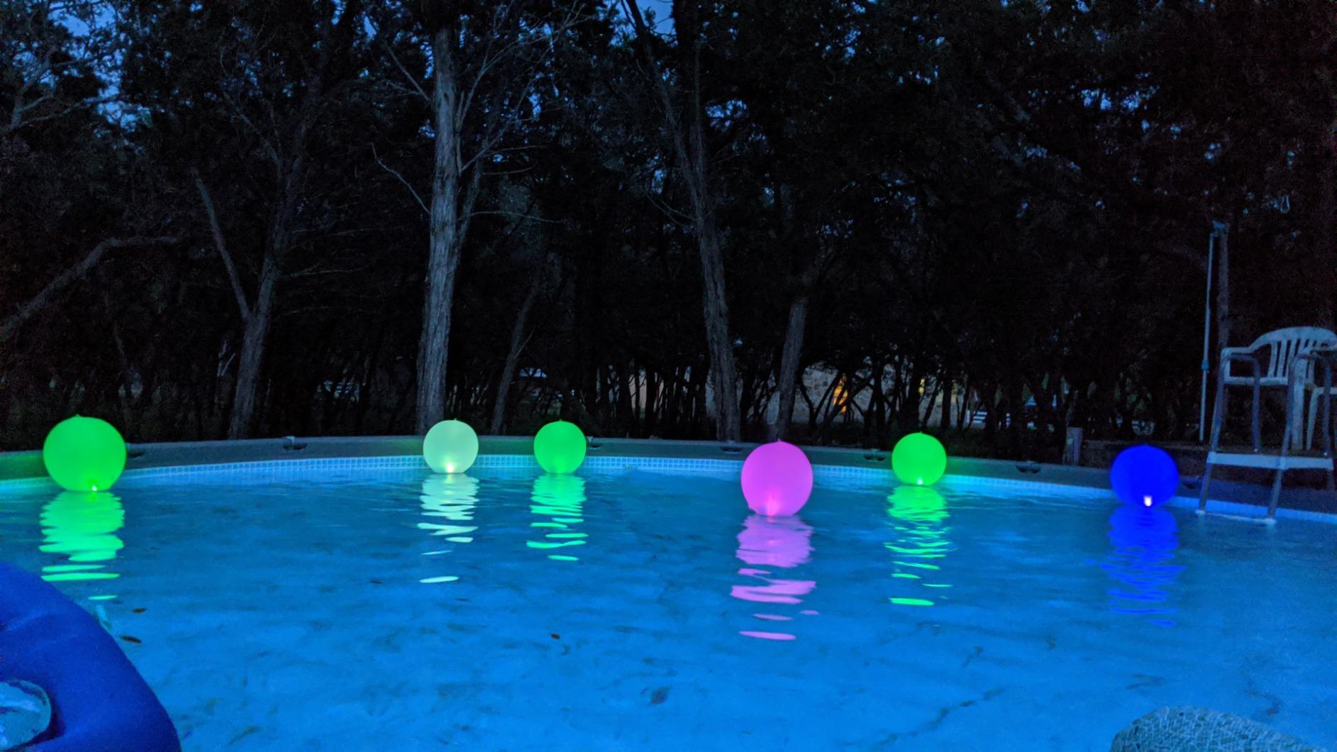 Rukars Floating Ball Pool Light Solar Powered 4 PCS, 14 Inch Inflatable Hangable IP68 Waterproof Rechargeable Color Changing Led Glow Globe Pool customer photo 1
