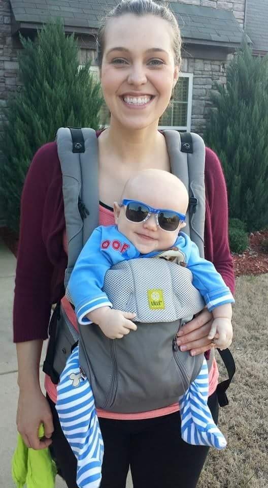 LILLEbaby Complete All Seasons Ergonomic 6-in-1 Baby Carrier Infant to Toddler with Lumbar Support (7-45 Pounds), 360 Degree Baby Wearing & Multi-Position, Inward & Outward Facing (Chambray) customer photo 1