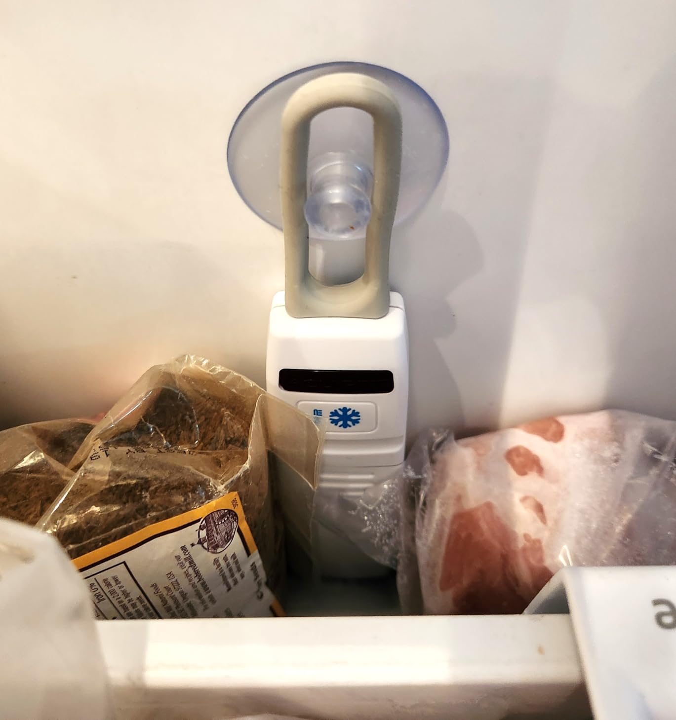 AcuRite Digital Wireless Fridge and Freezer Thermometer with Alarm, Max/Min Temperature for Home and Restaurants (00515M) customer photo 1