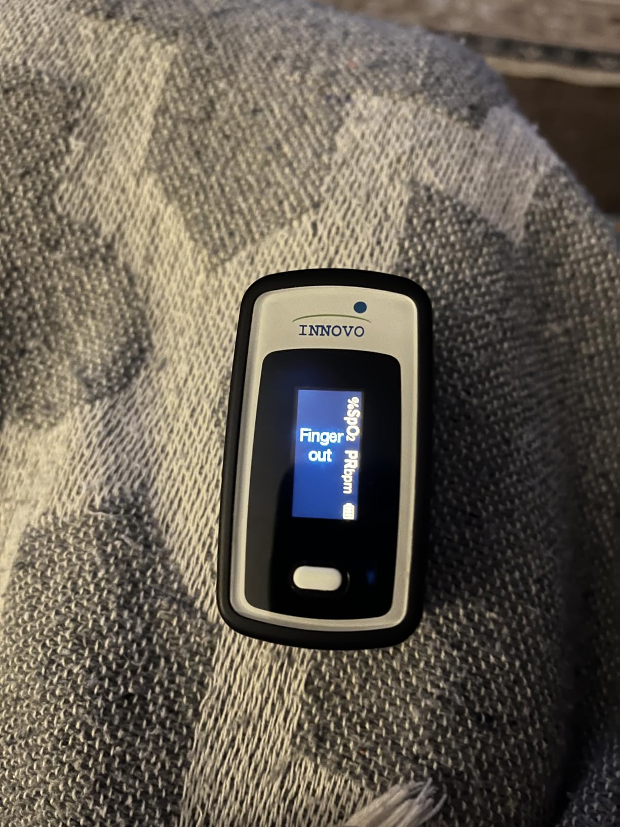 Innovo Deluxe iP900AP Fingertip Pulse Oximeter Blood Oxygen Saturation Monitor with Alarm, Plethysmograph and Perfusion Index customer photo 1