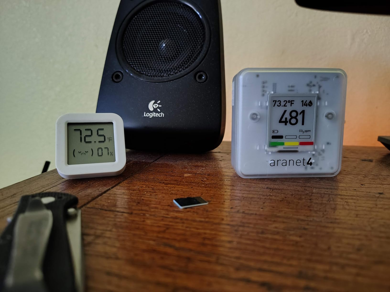 Aranet4 Home: Wireless Indoor Air Quality Monitor for Home, Office or School [CO2, Temperature, Humidity and More] Portable, Battery Powered, E-Ink Screen, App for Configuration & Data History customer photo 2