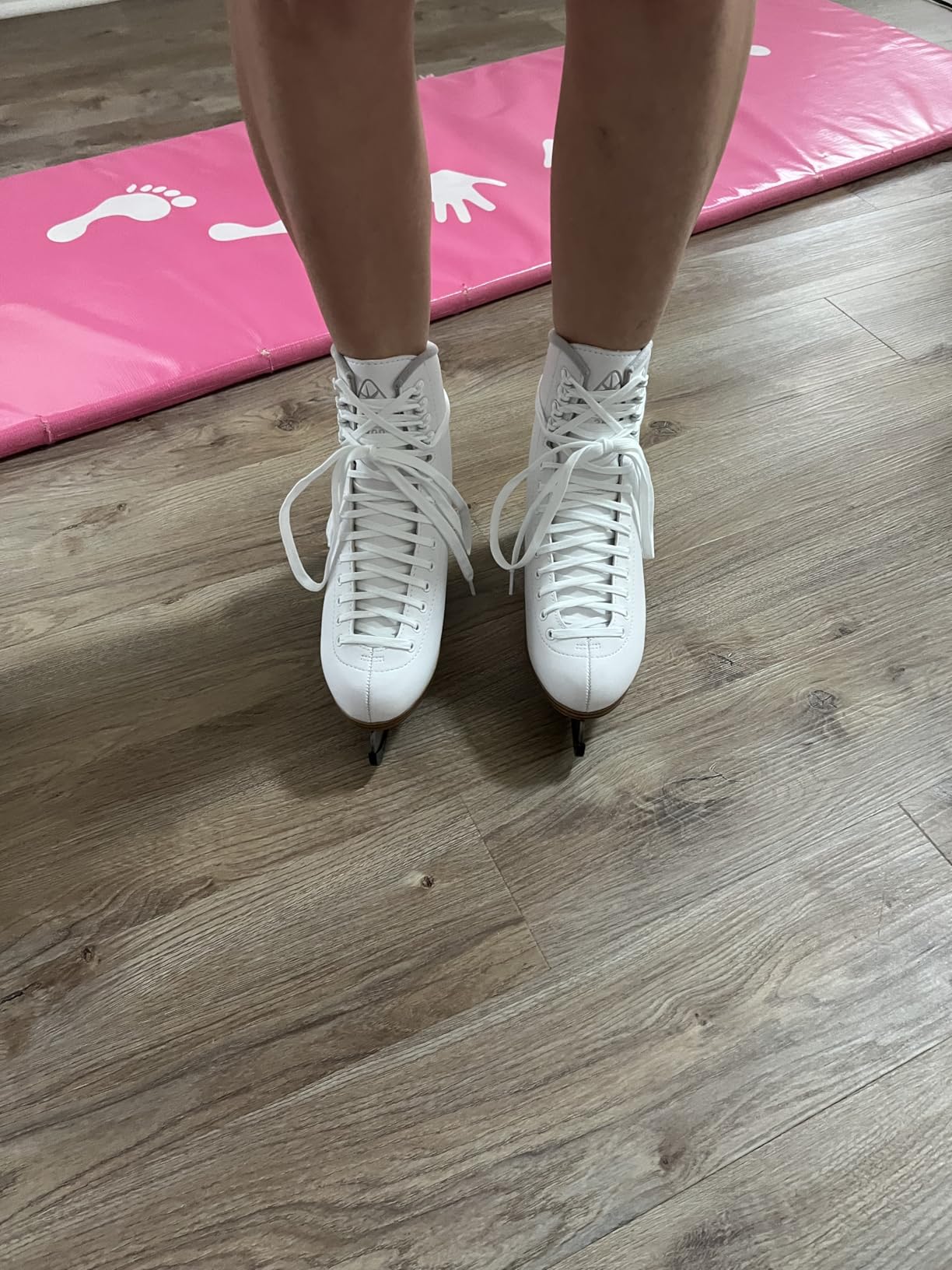 Jackson Classic 200 Womens/Girls Figure Ice Skates | Comfortable Figure Skates for Ice Skating & Recreational Figure Skating, Ice Skates for Kids/Toddler Ice Skates-Medium Width customer photo 2