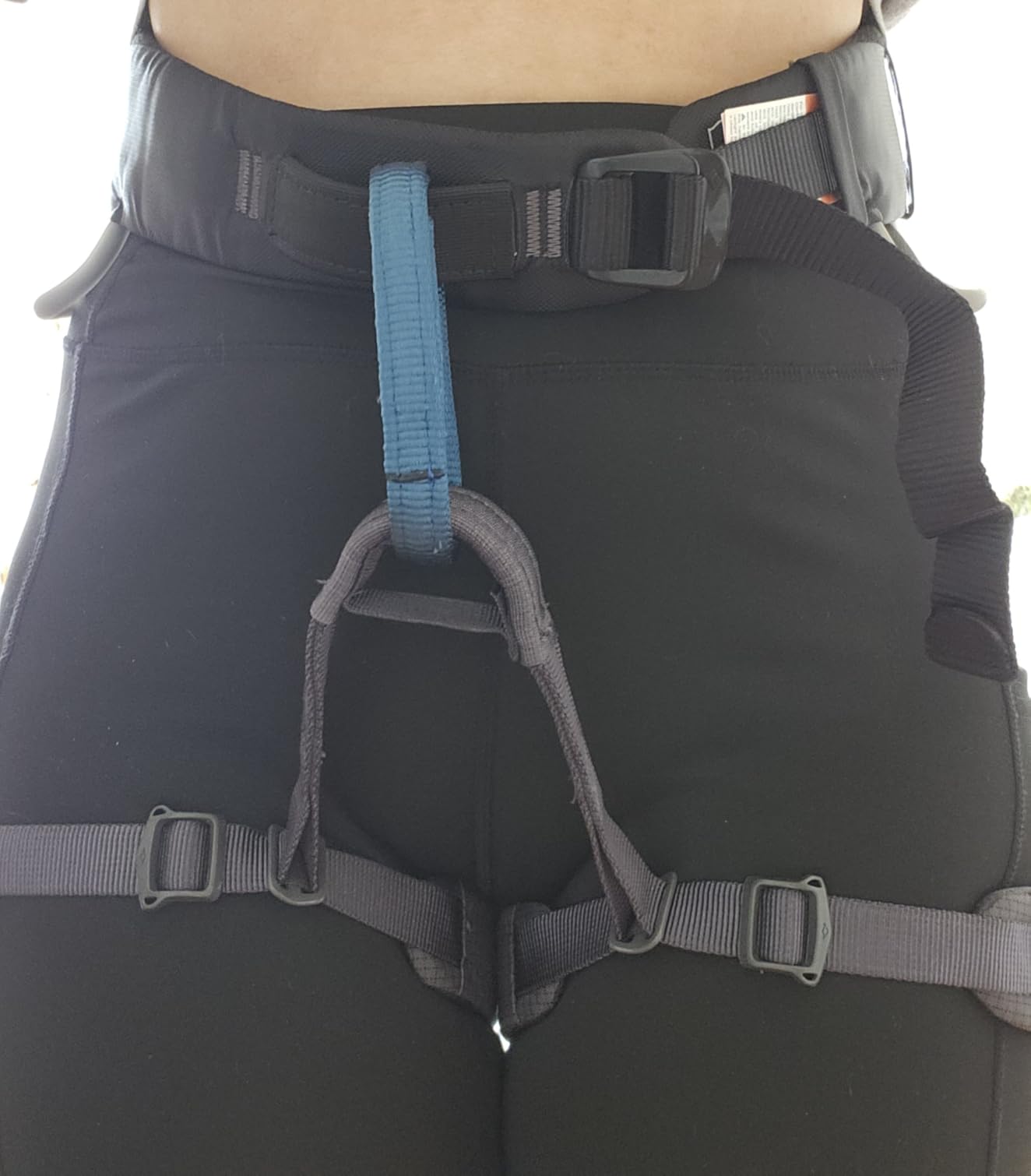 BLACK DIAMOND Men's Momentum Rock Climbing Harness, Adjustable Loops | trakFIT leg loops, pre-threaded buckle, gear loops organize quickdraws, cams, belay tools, and essentials customer photo 1