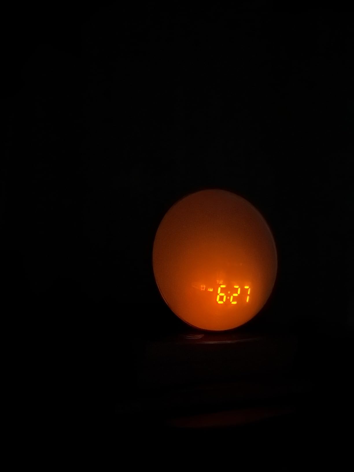 JALL Full-Screen Wake Up Light Sunrise Alarm Clocks for Bedrooms, White Noise Machine for Heavy Sleepers, 25 Natural Sounds, Dual Alarms, FM Radio, 17 Dimmable Colors, Bluetooth Speaker customer photo 1