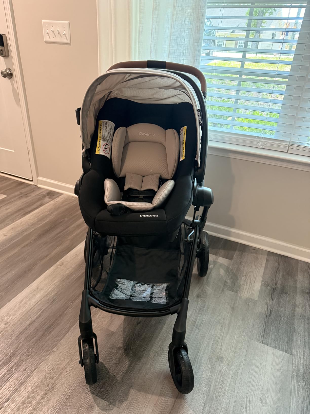 Evenflo Pivot NXT Travel System with LiteMax NXT Infant Car Seat (Latte Tan) customer photo 2