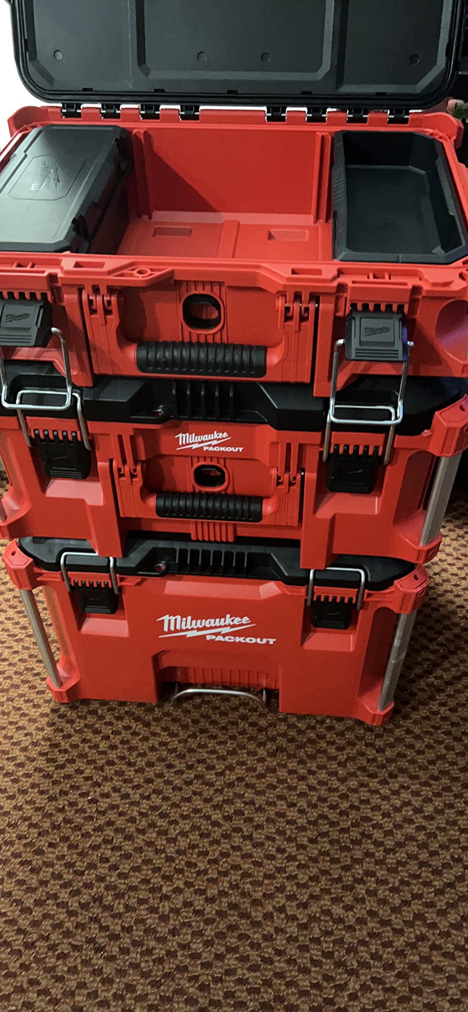 Milwaukee Packout Rolling Modular Stackable Tool Box Storage System, Red customer photo 1