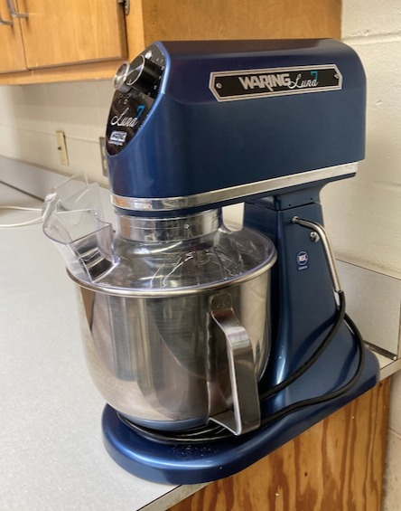 Waring Luna Planetary Stand Mixer with 7-Quart Capacity | 7-Quart Capacity, 1/2 Horsepower, 11-Speed Tilt Head, for Professional Kitchens & Bakeries, NSF Certified customer photo 2