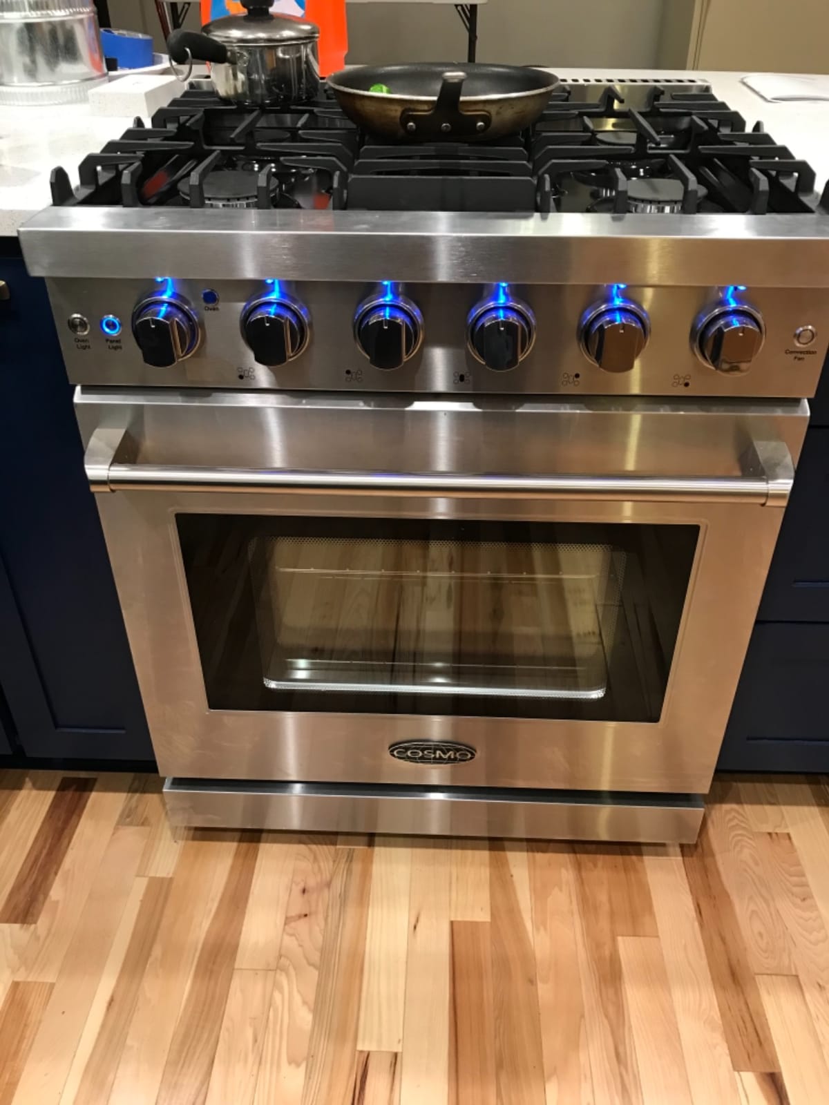 Cosmo COS-EPGR304 30 in. Haven Coll 4.8 cu ft 5 Burner Gas Range, Convection, Stainless Steel customer photo 2
