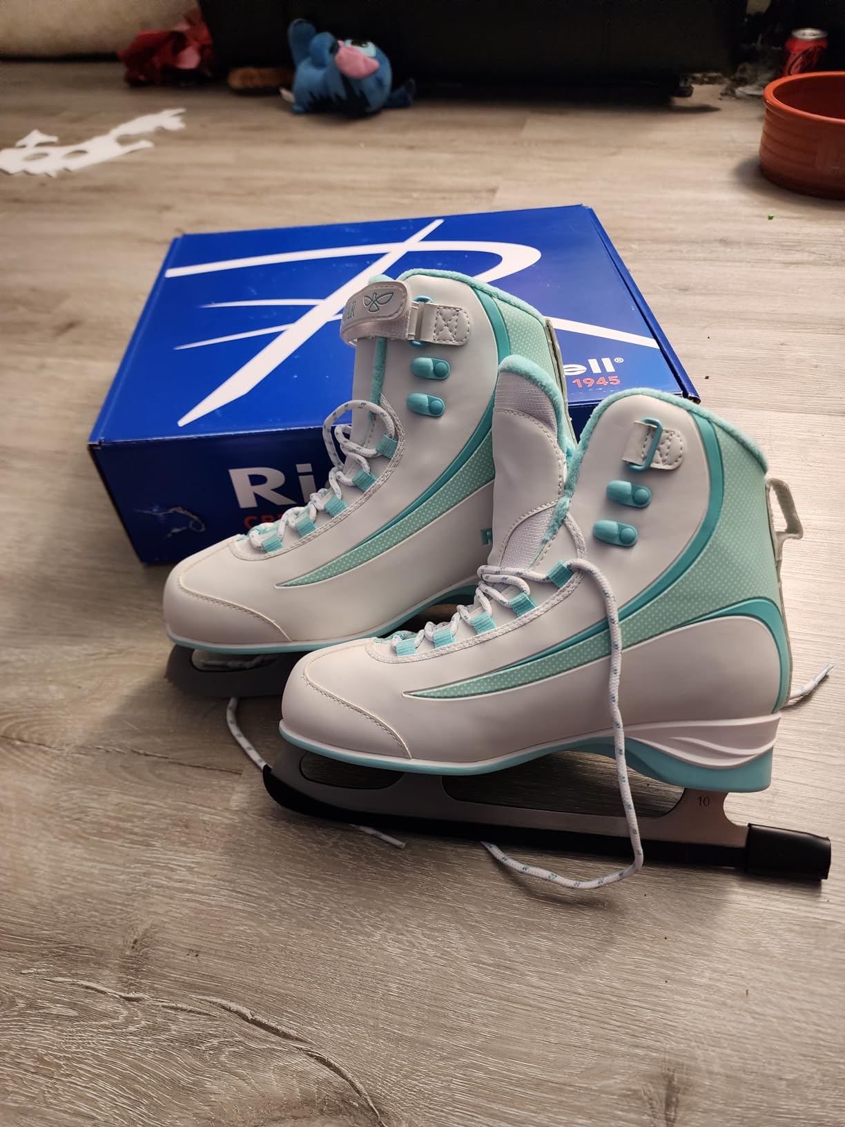 Riedell Soar Ice Skates for Men and Women - Sleek Insulated Skate Shoes with Foam-Backed Velvet Lining, PVC Soles, and Smooth Stainless Steel Blades customer photo 1