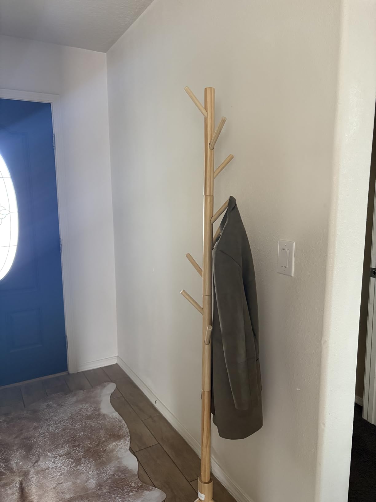Pipishell Solid Wooden Coat Rack Freestanding with 8 Hooks, Brown | 3 Height Options, 100% Pine Wood, Tool-Free Assembly, Large Triangular Base, Smooth Rods & Hooks Prevent Clothing Snags customer photo 1